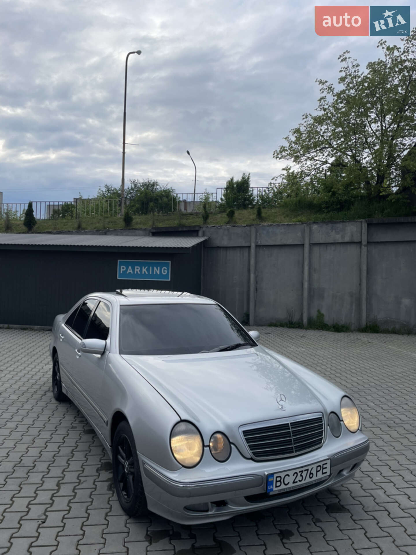 Головне фото звіту автомобіля MERCEDES-BENZ E 270 CDI 2001