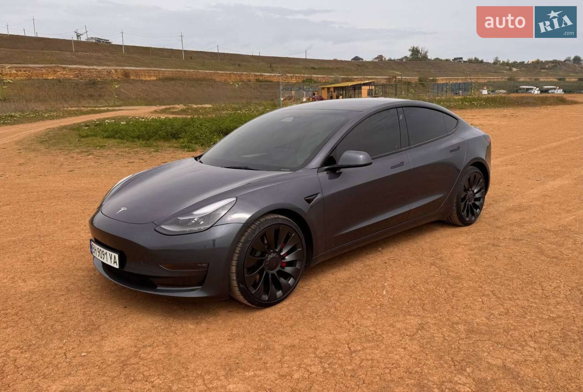 TESLA MODEL 3 2023