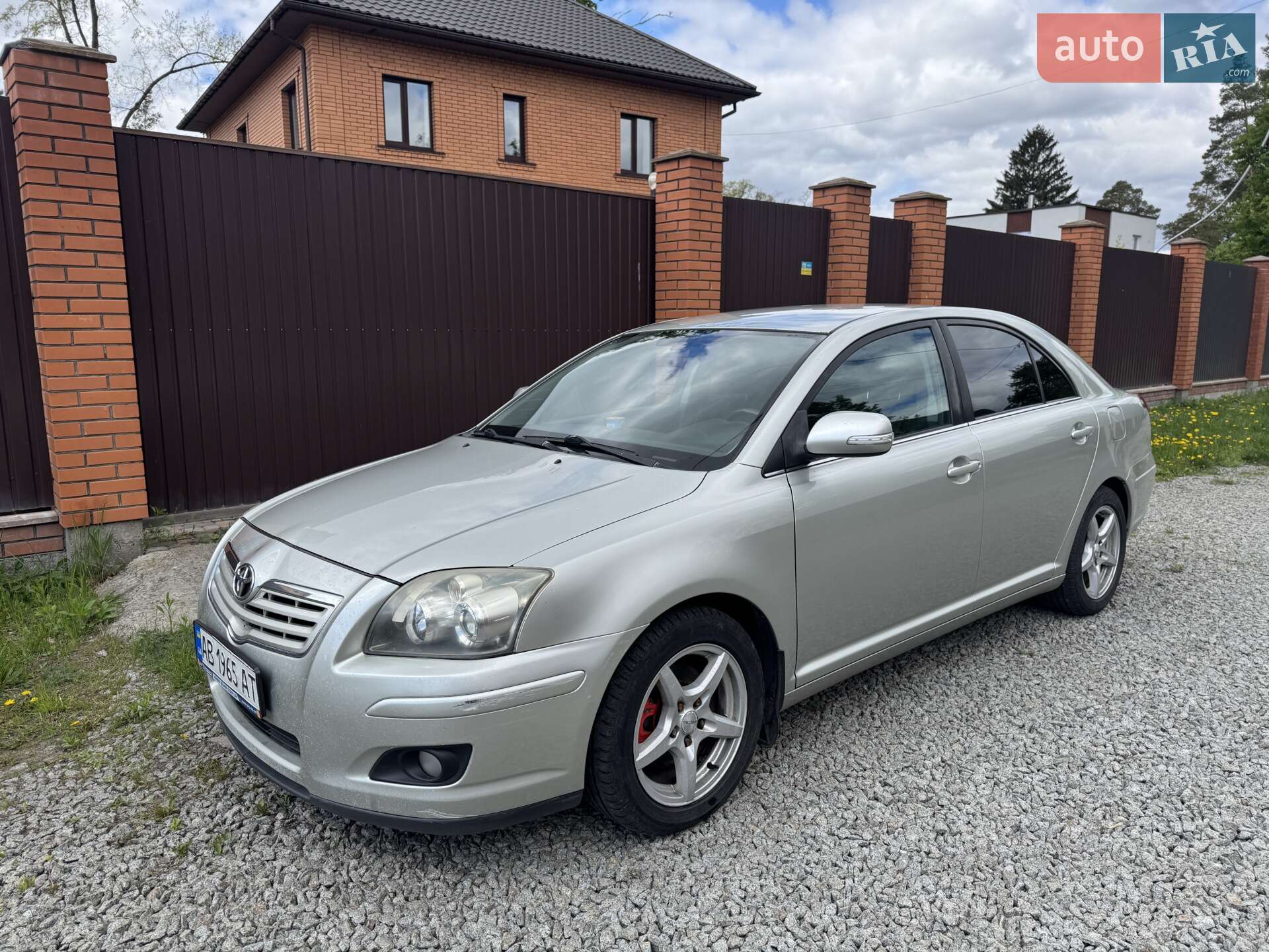Головне фото звіту автомобіля TOYOTA AVENSIS 2006