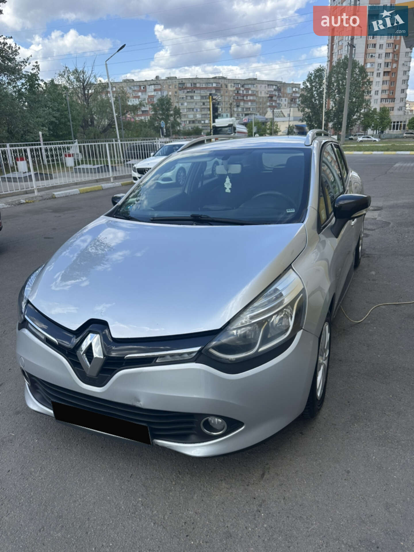 Головне фото звіту автомобіля RENAULT CLIO 2013