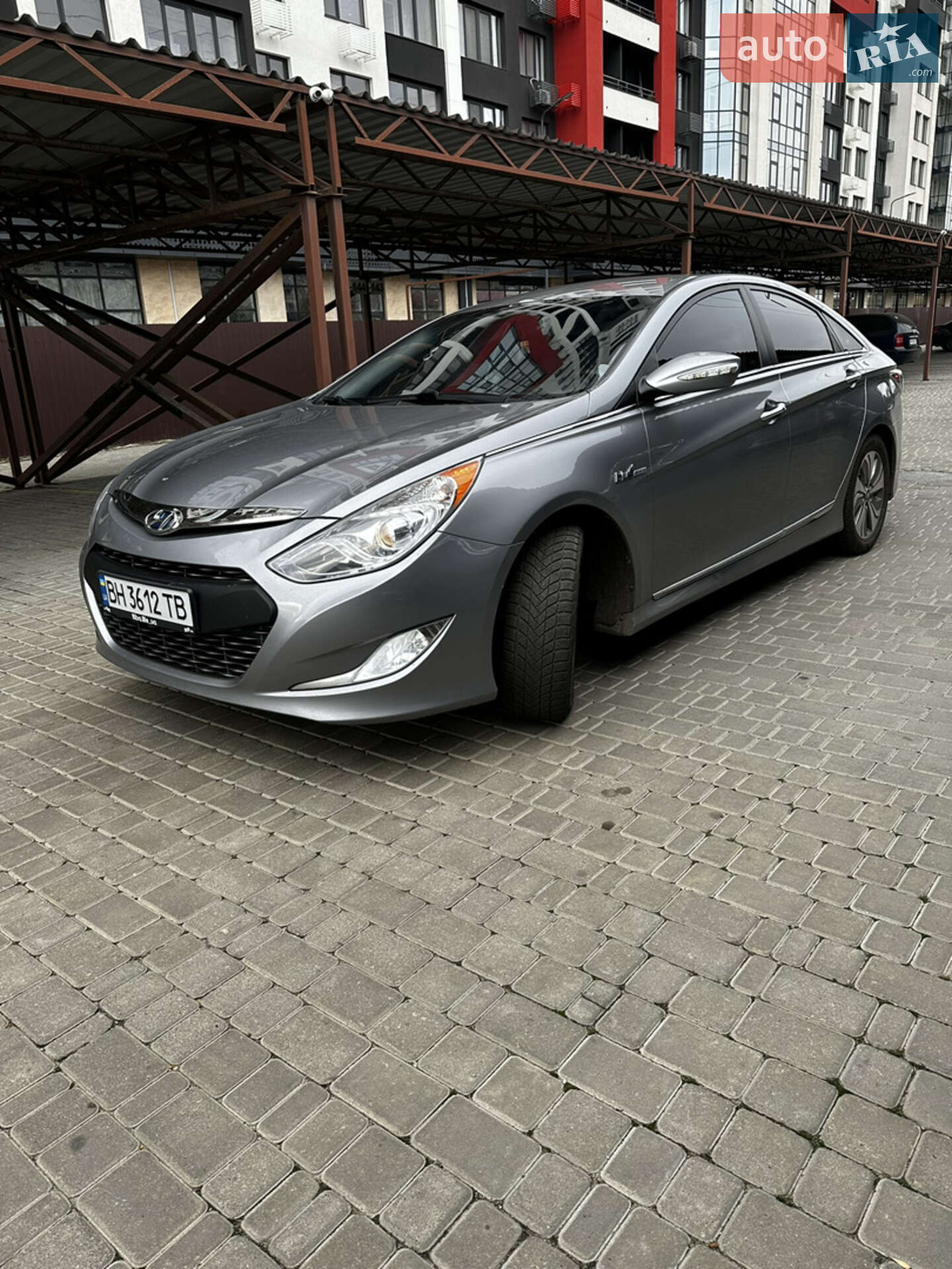 Головне фото звіту автомобіля HYUNDAI SONATA 2014