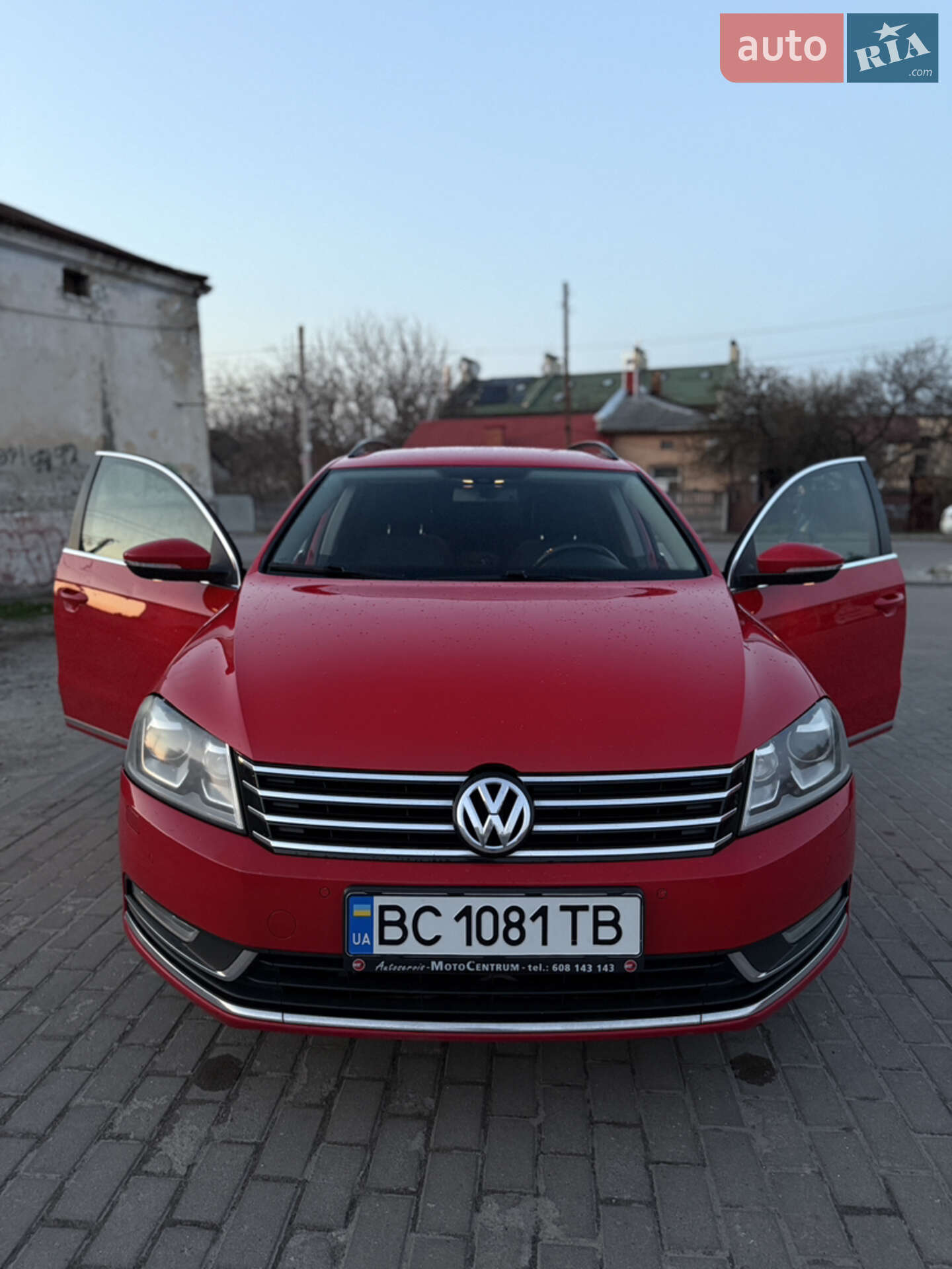 VOLKSWAGEN PASSAT 2012