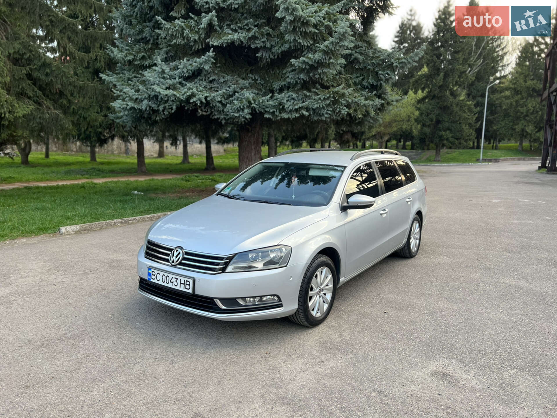 VOLKSWAGEN PASSAT 2011
