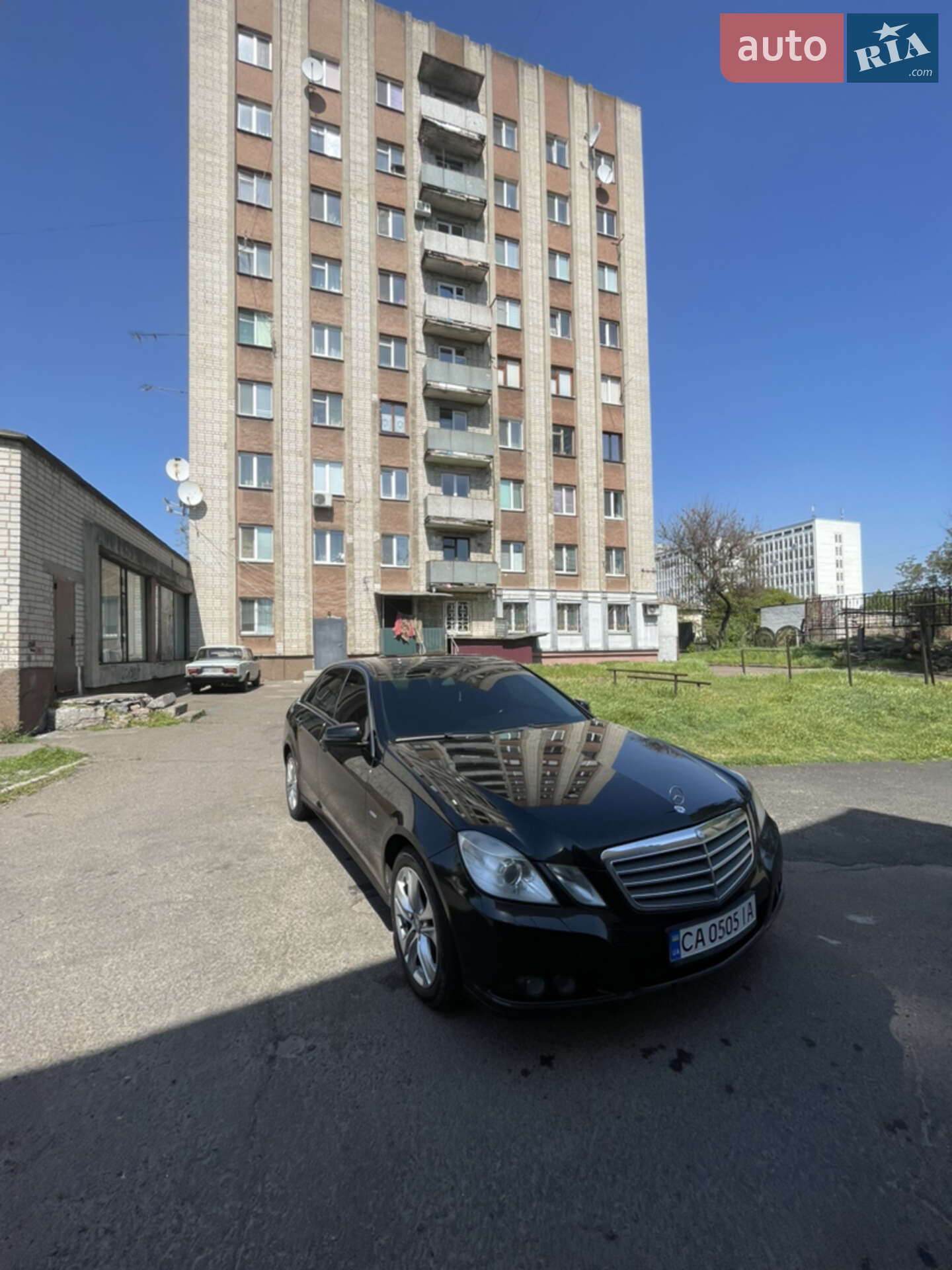 MERCEDES-BENZ E 200 2011