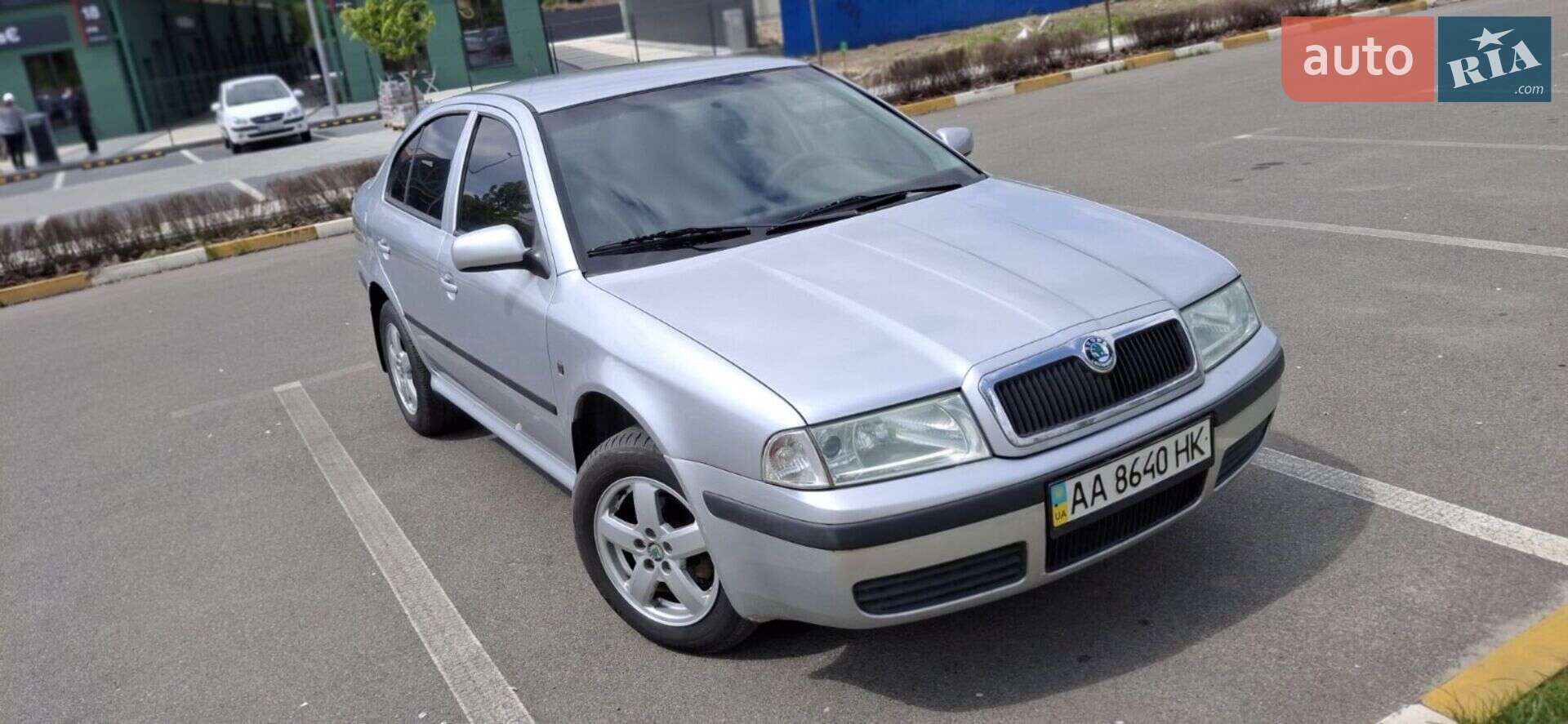 Головне фото звіту автомобіля SKODA OCTAVIA TOUR 2008