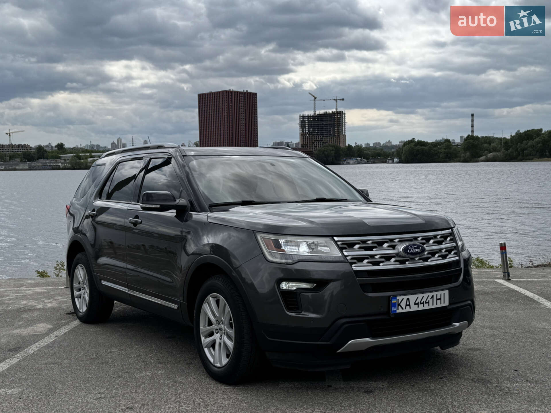 Головне фото звіту автомобіля FORD EXPLORER 2017