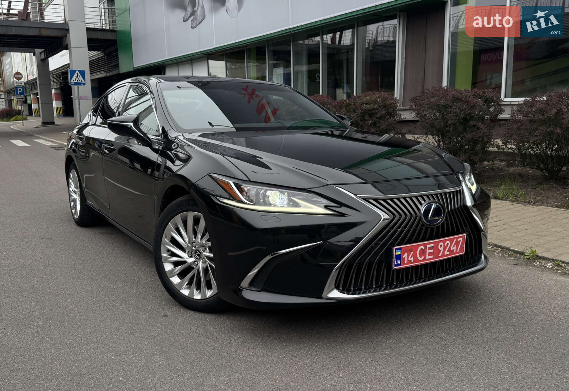 Головне фото звіту автомобіля LEXUS ES 300H 2019