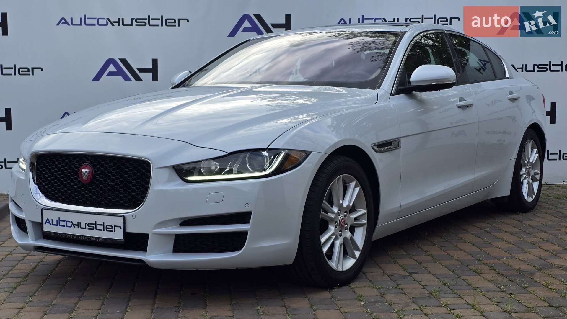 Jaguar XE 2018