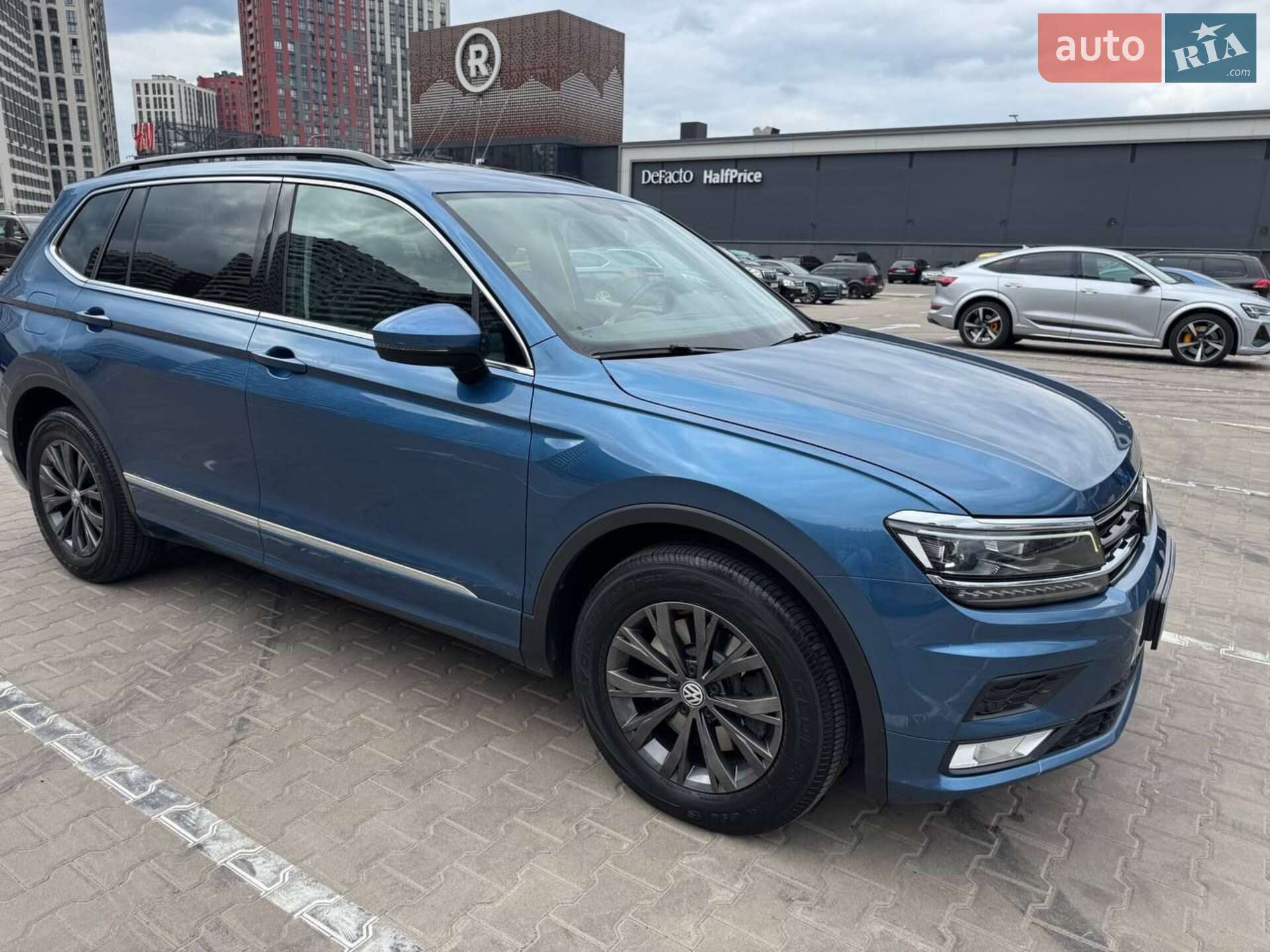VOLKSWAGEN TIGUAN 2017