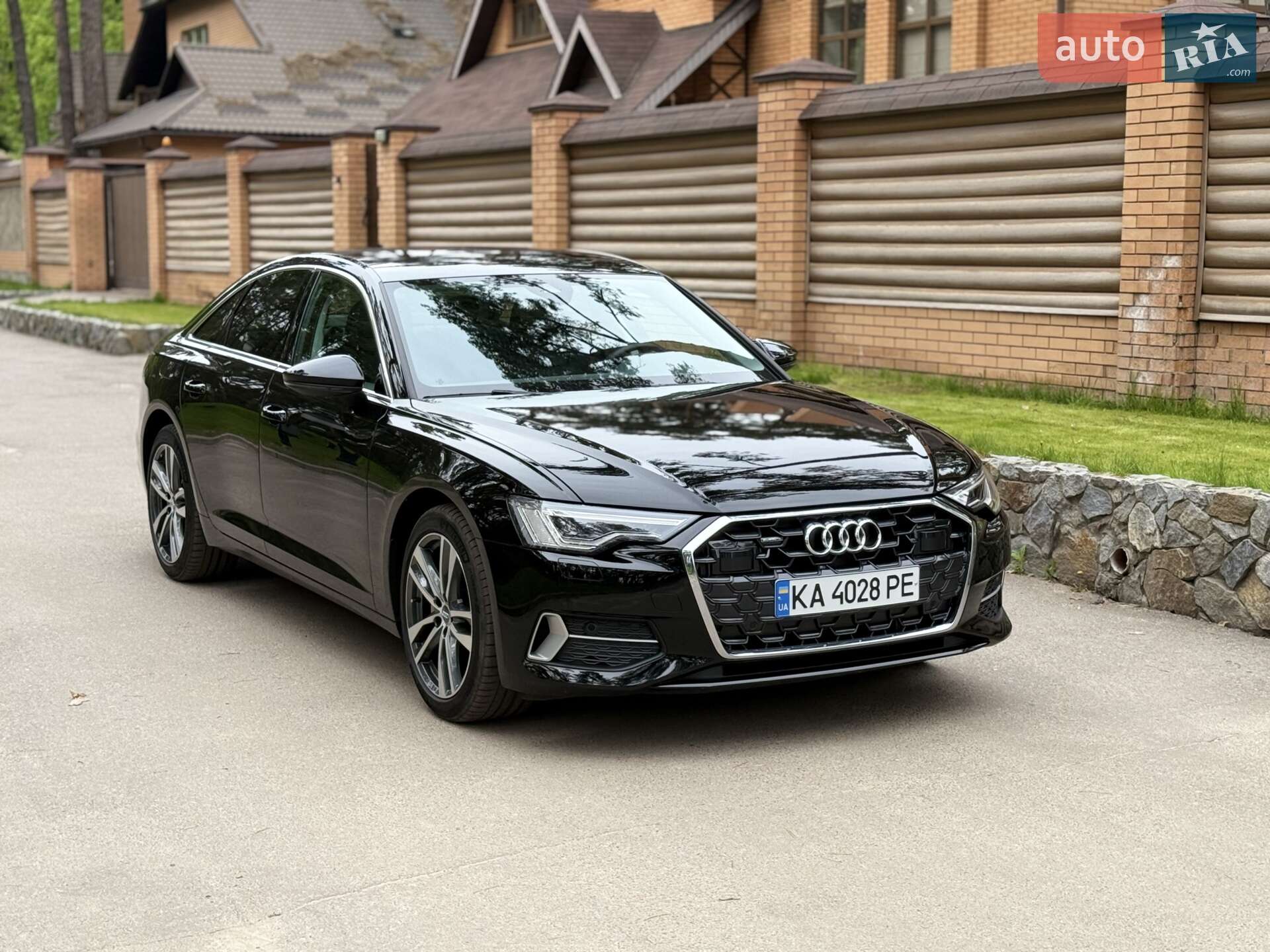 Головне фото звіту автомобіля AUDI A6 2023
