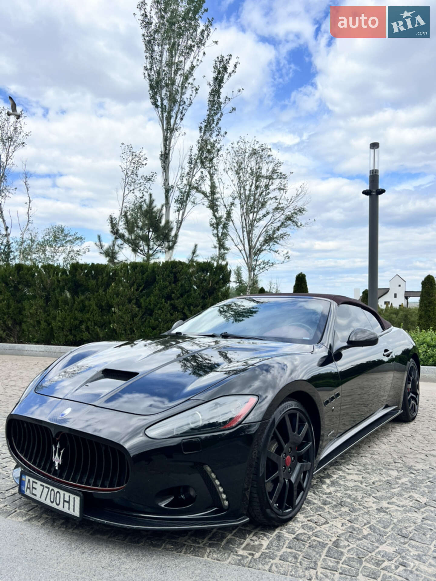 MASERATI GRANCABRIO 2010
