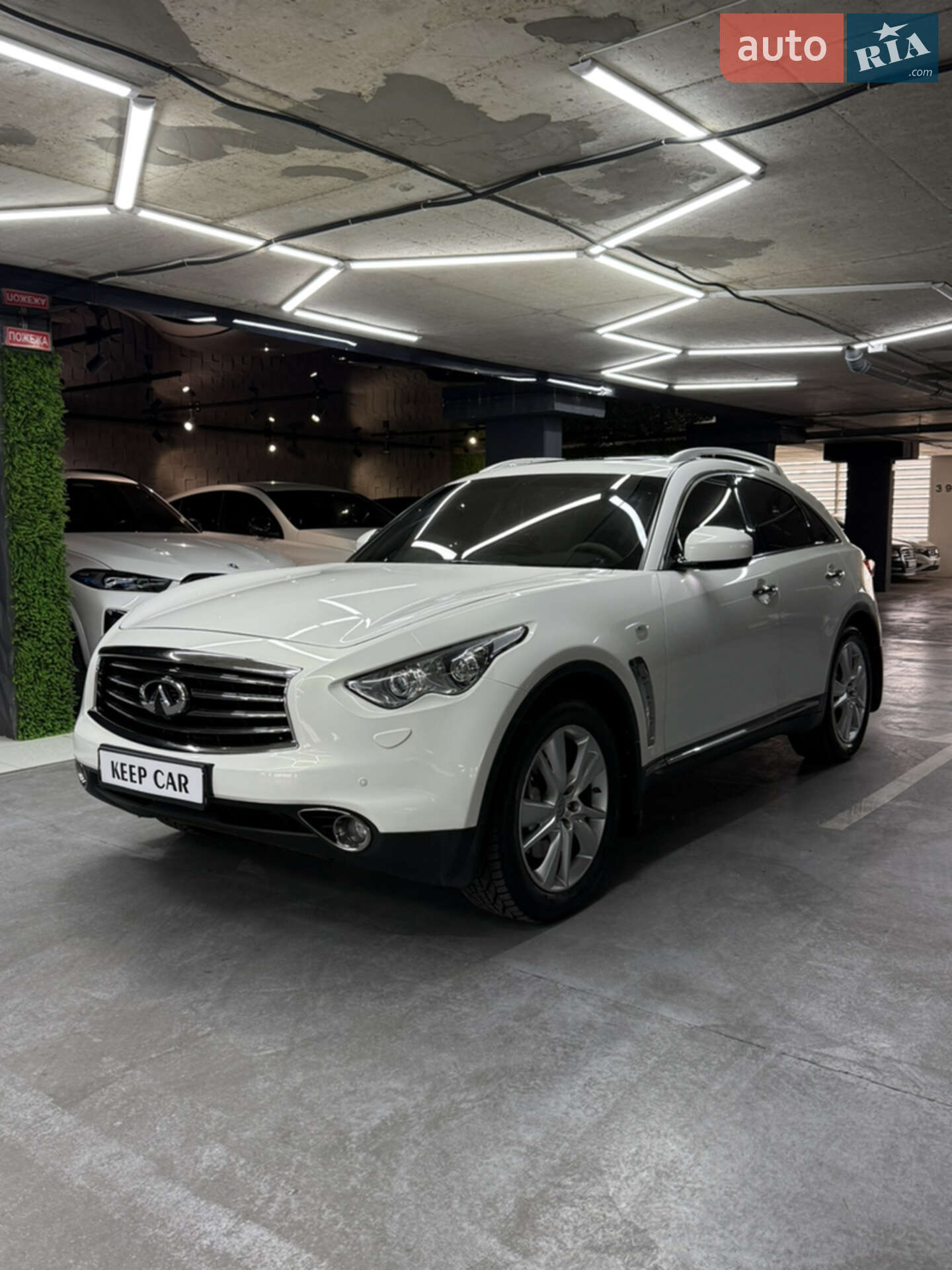 INFINITI FX37 2012