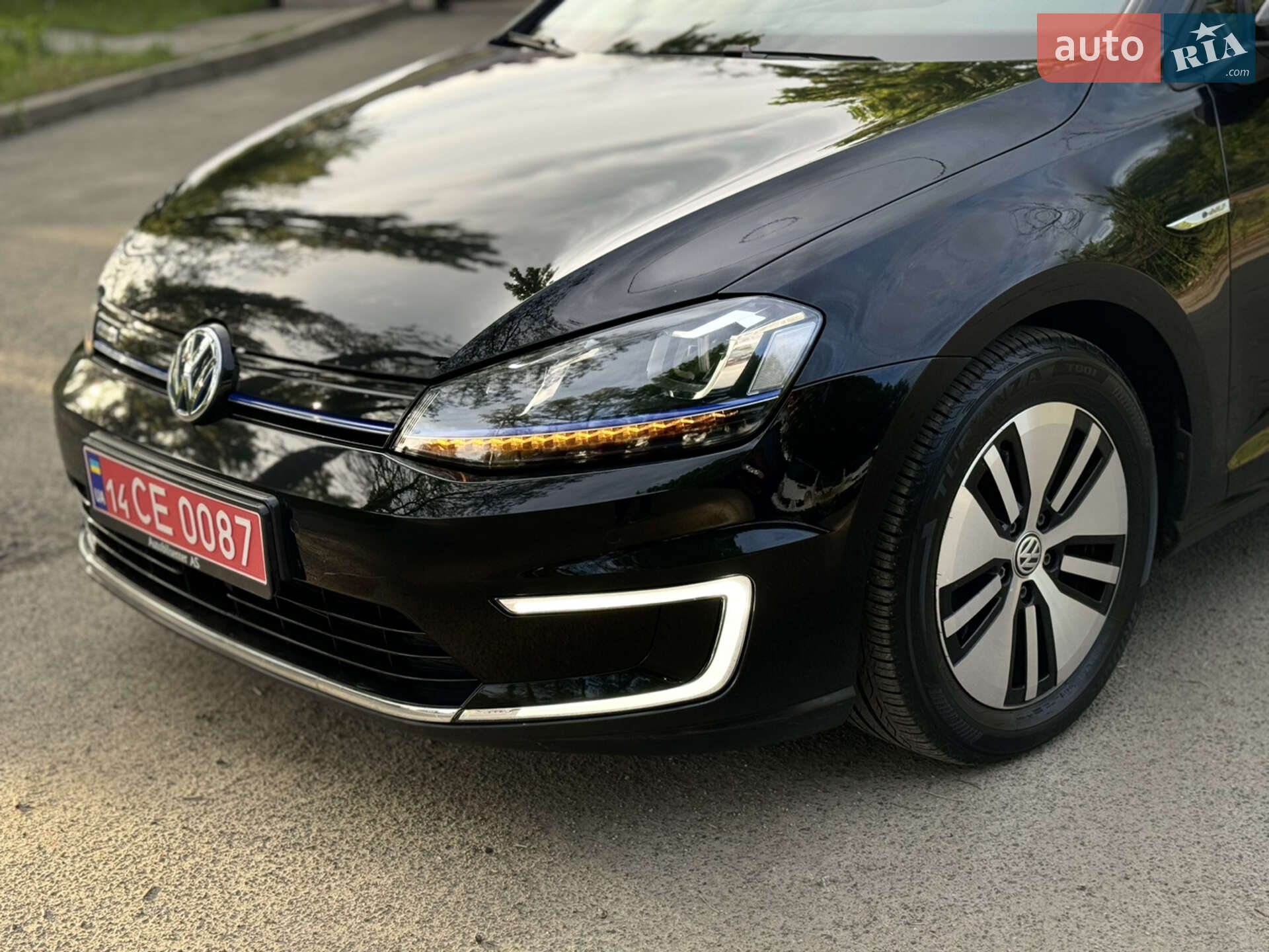 VOLKSWAGEN E-GOLF 2014
