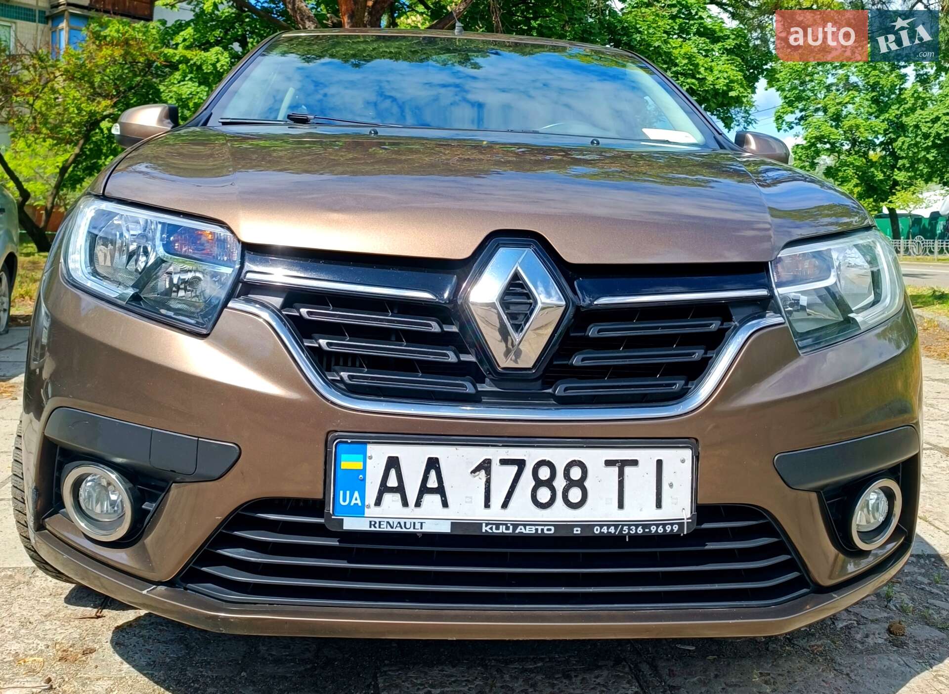 RENAULT LOGAN 2018