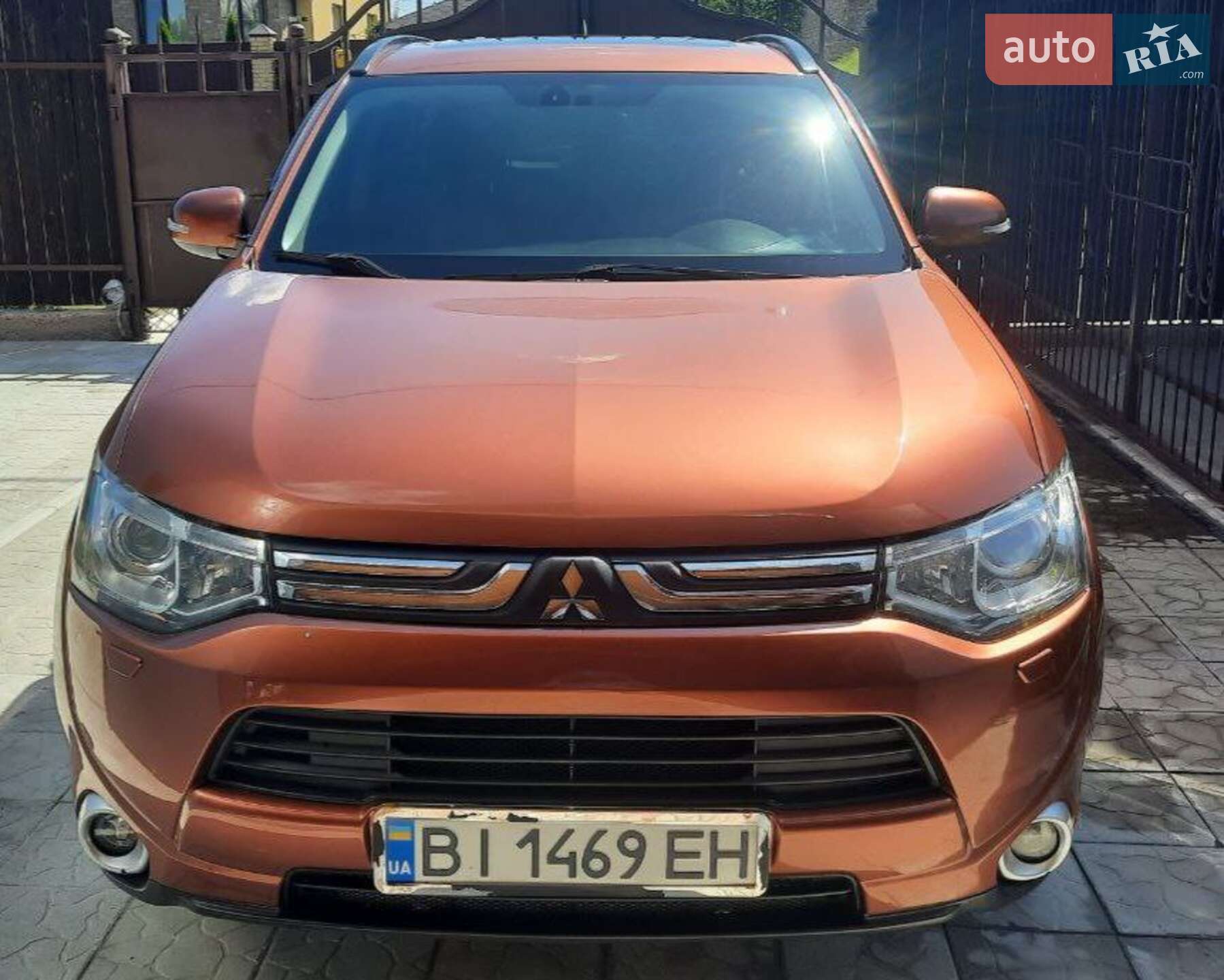 MITSUBISHI OUTLANDER 2012