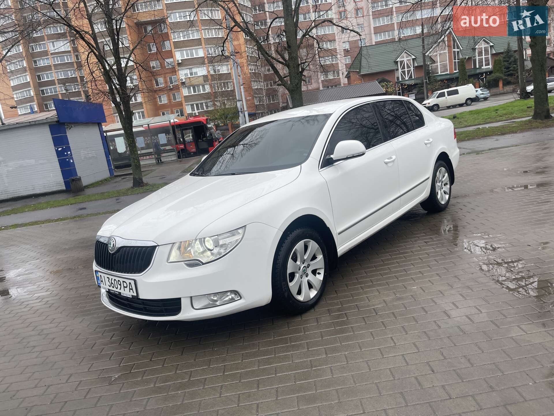 SKODA SUPERB 2013