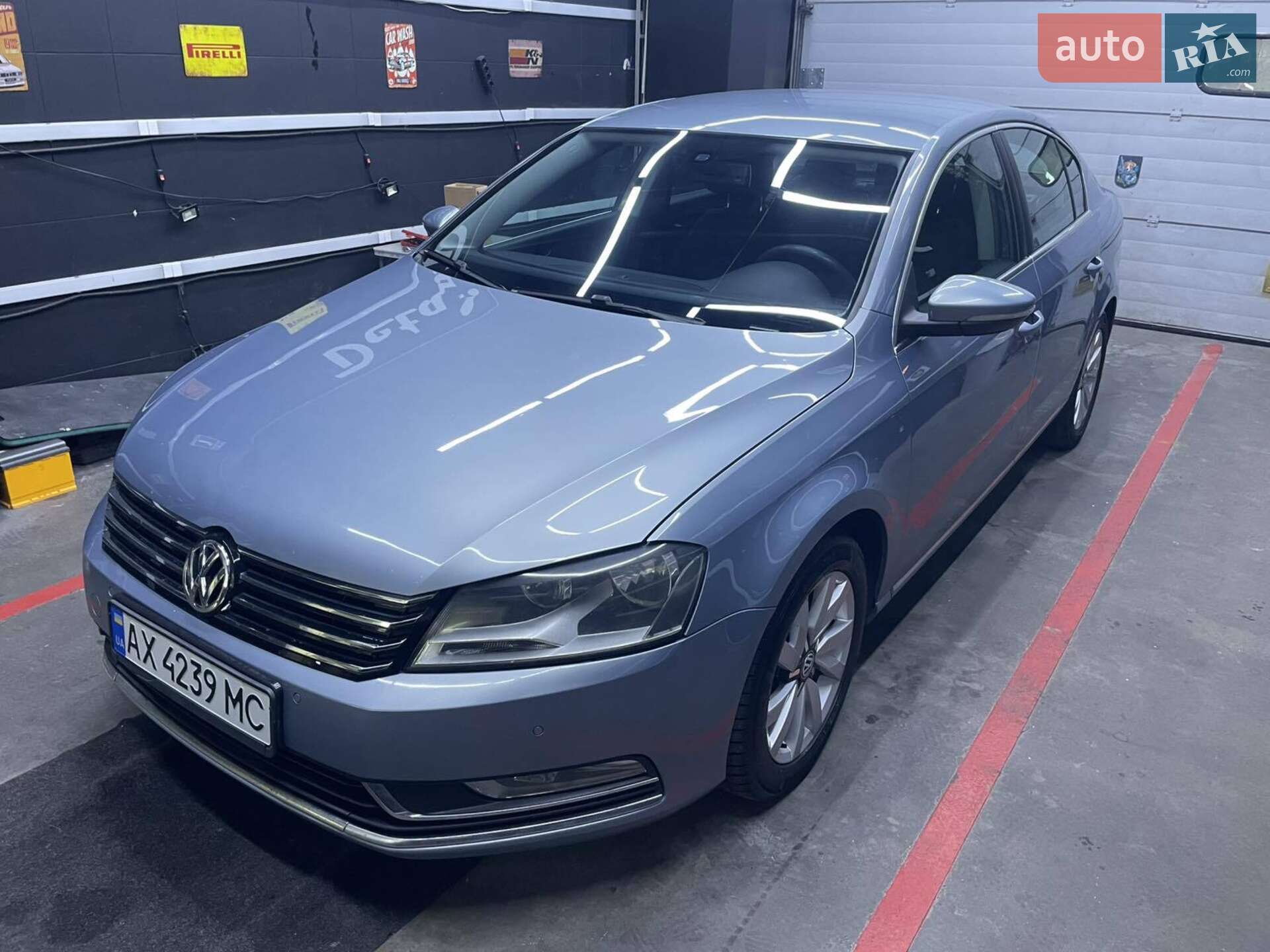 VOLKSWAGEN PASSAT 2011