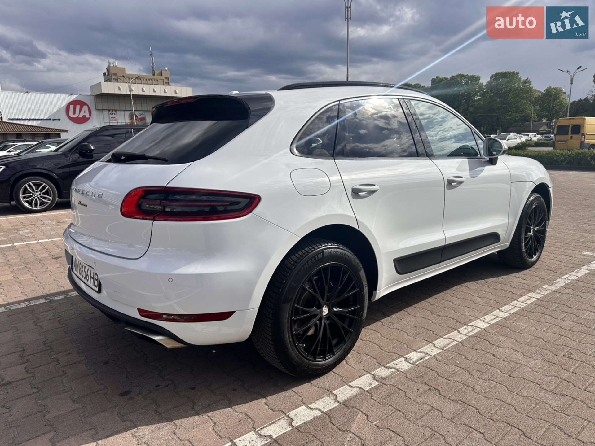 PORSCHE MACAN 2016