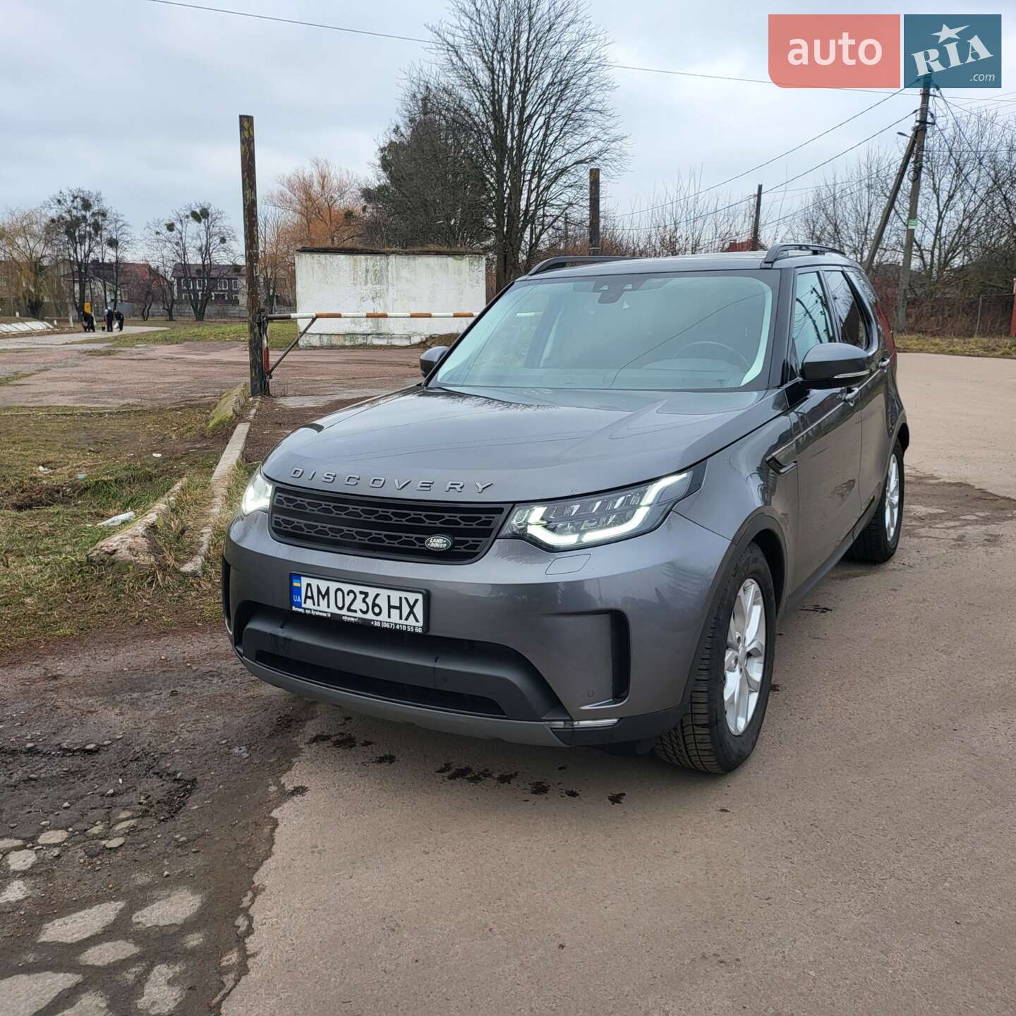 Головне фото звіту автомобіля LAND ROVER DISCOVERY 2017