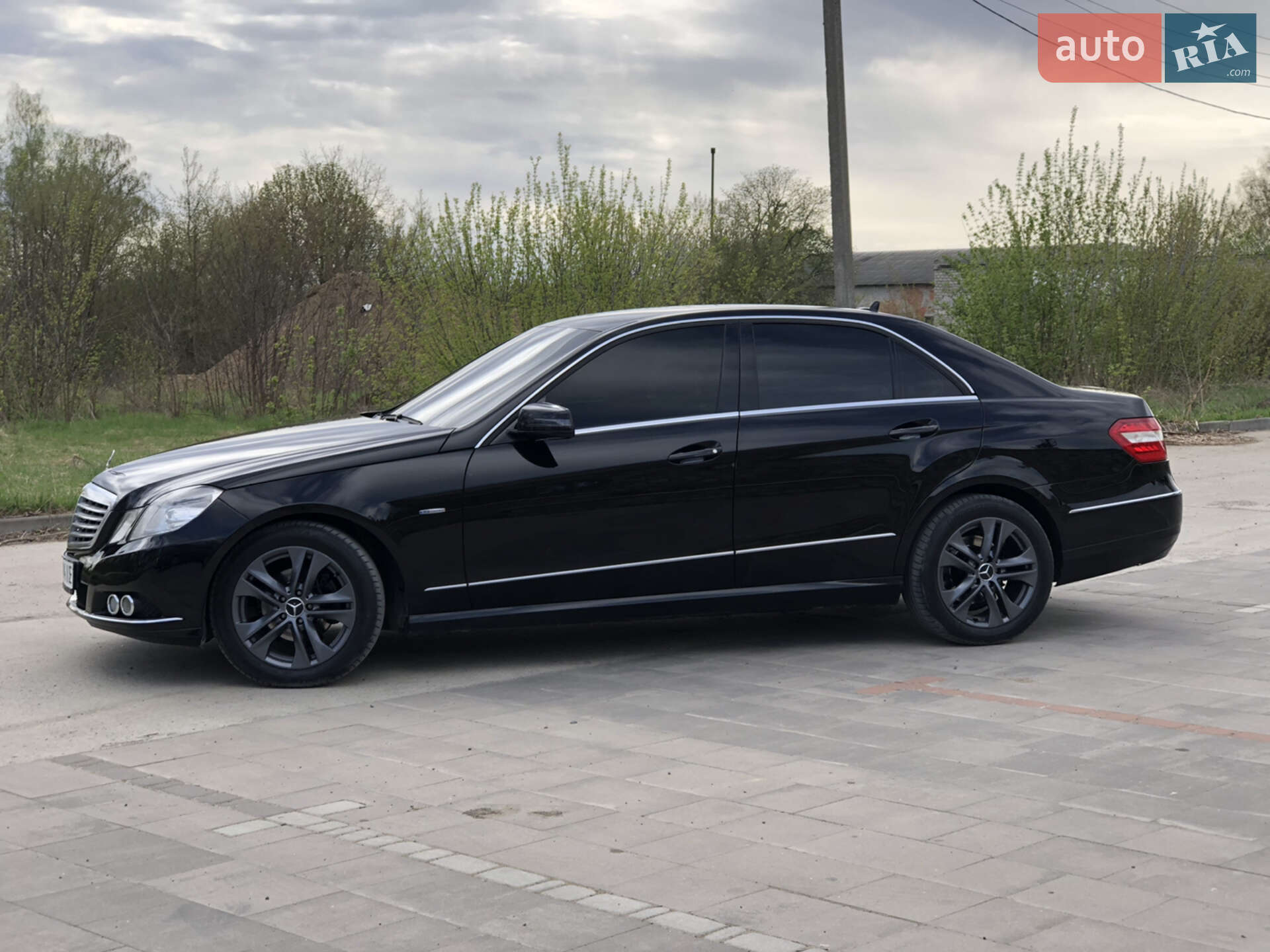 MERCEDES-BENZ E 220 2011
