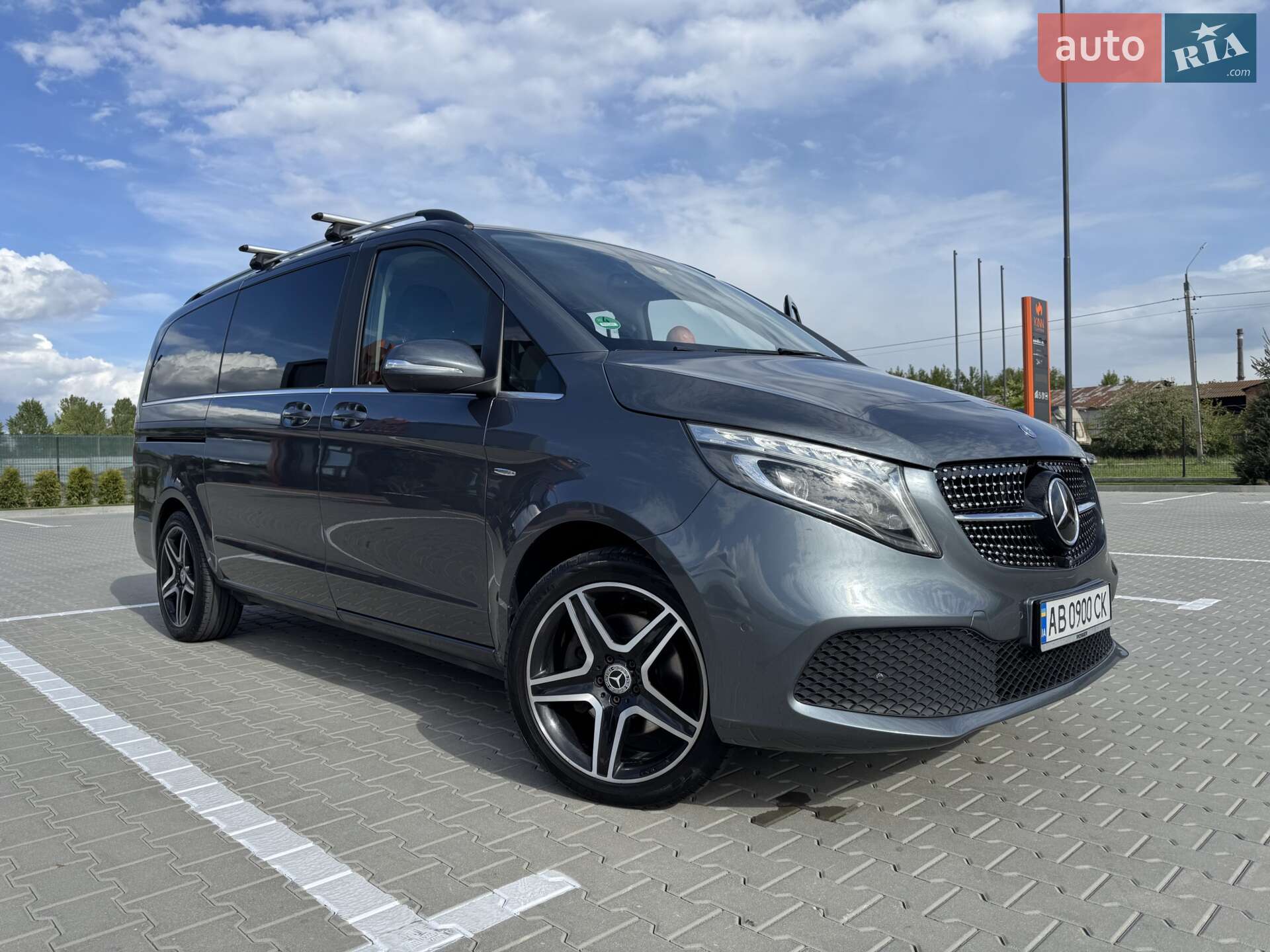 MERCEDES-BENZ V250 2015