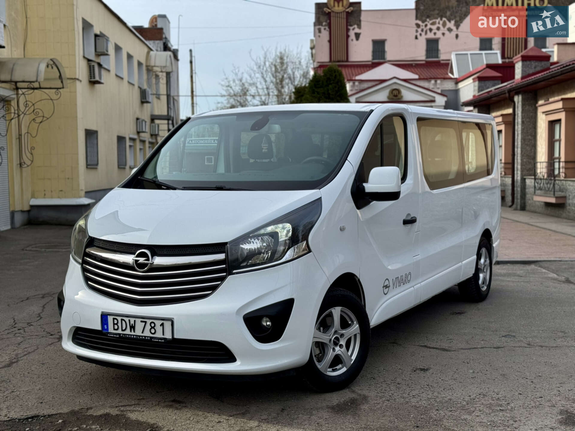 OPEL VIVARO 2015