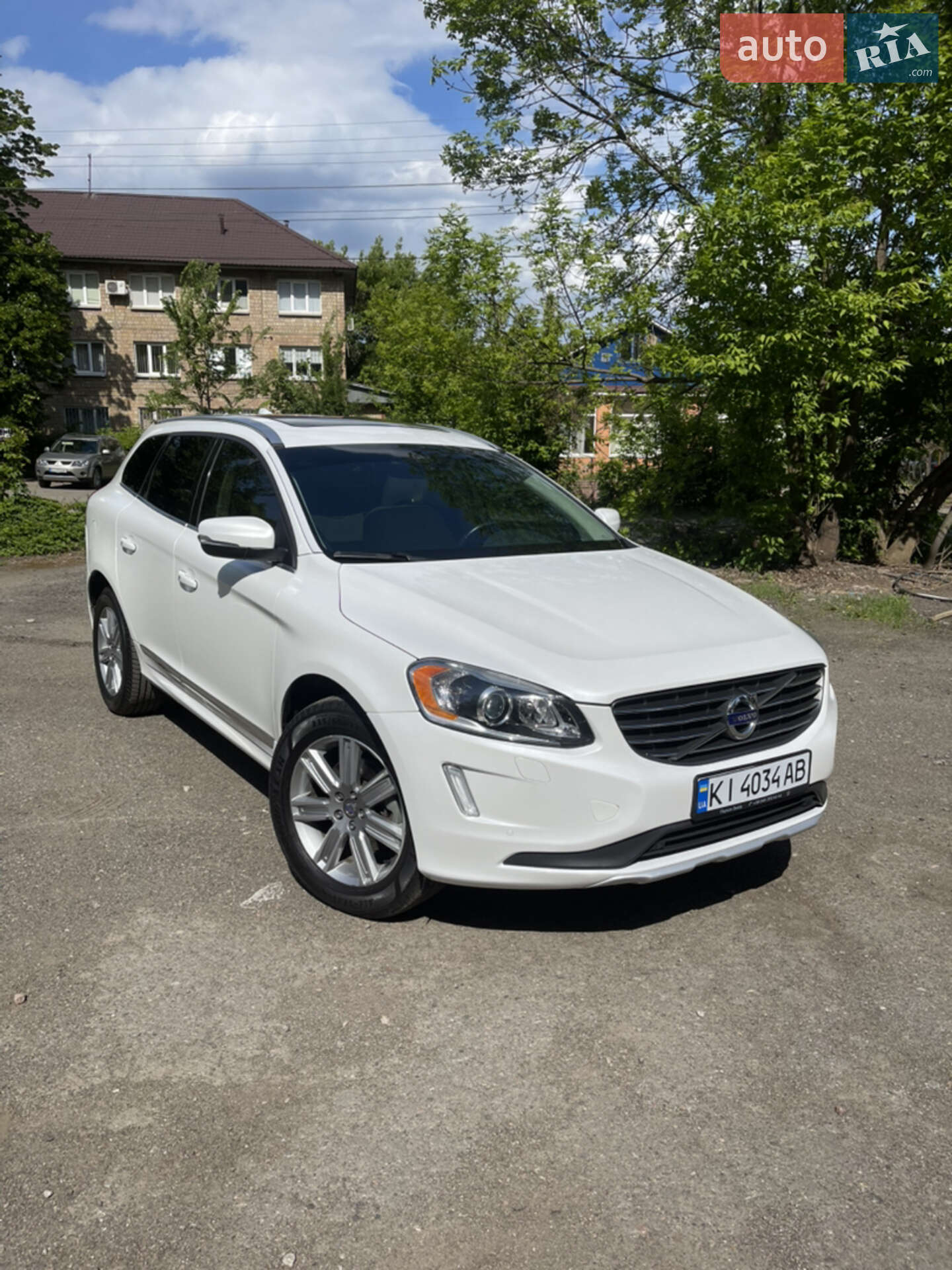 Головне фото звіту автомобіля VOLVO XC60 2016