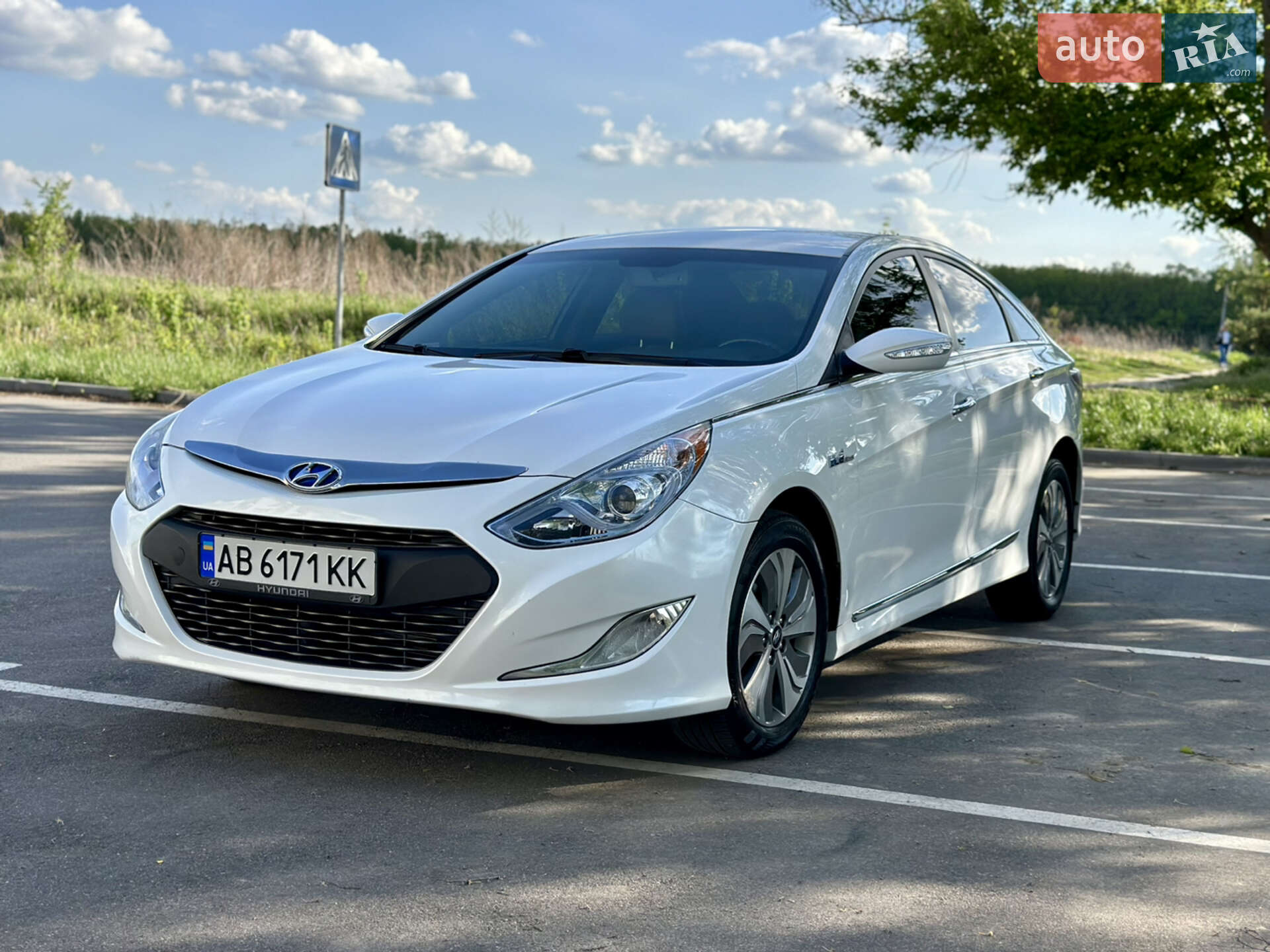 Головне фото звіту автомобіля HYUNDAI SONATA 2014