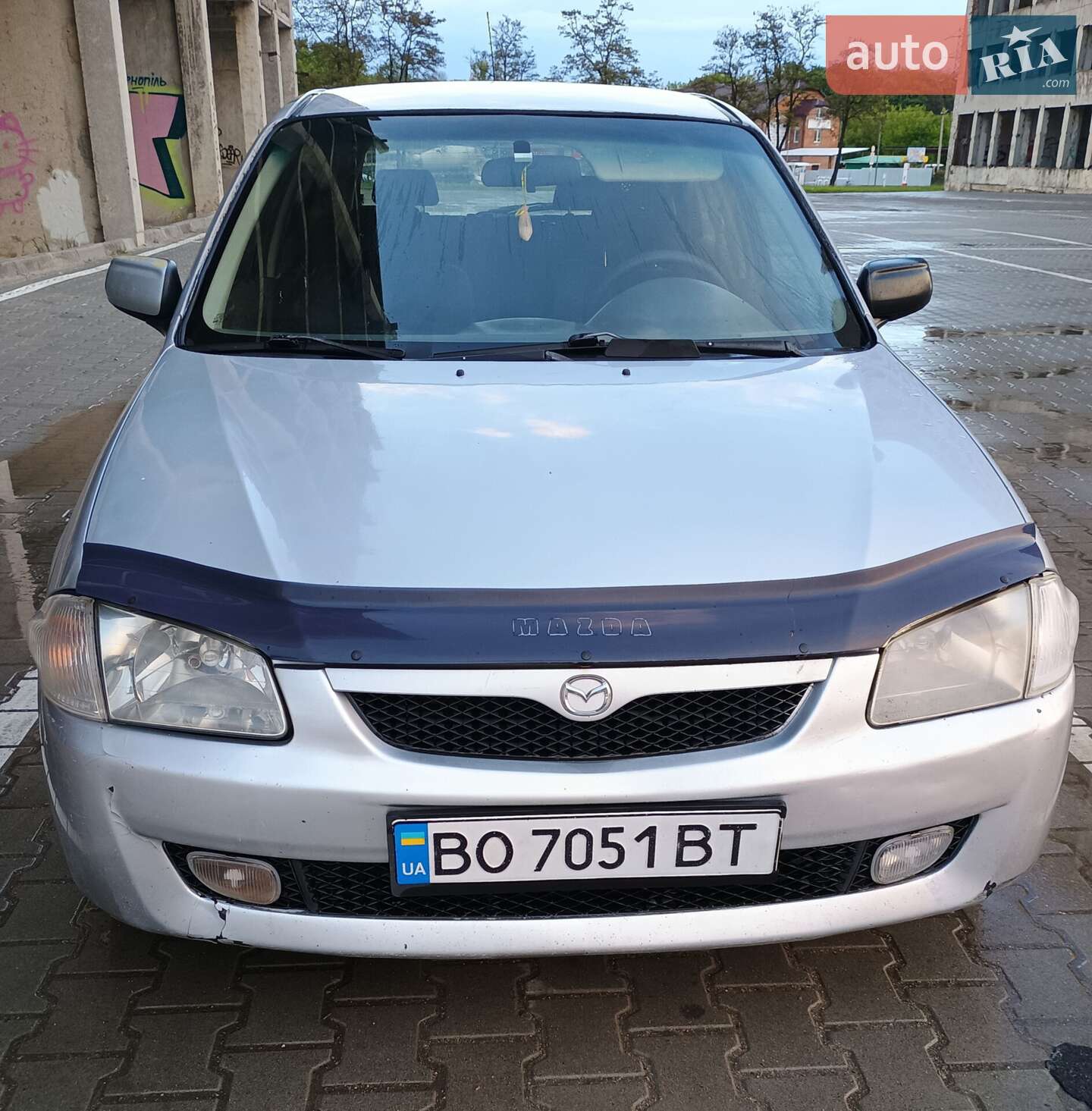 Mazda 323 2000