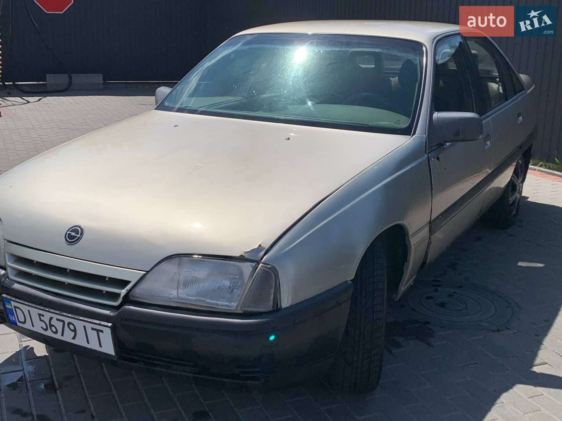 Головне фото звіту автомобіля OPEL OMEGA 1987