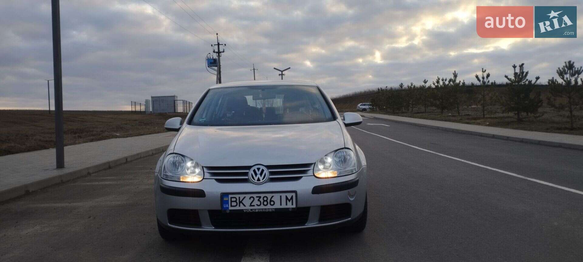 VOLKSWAGEN GOLF 2004