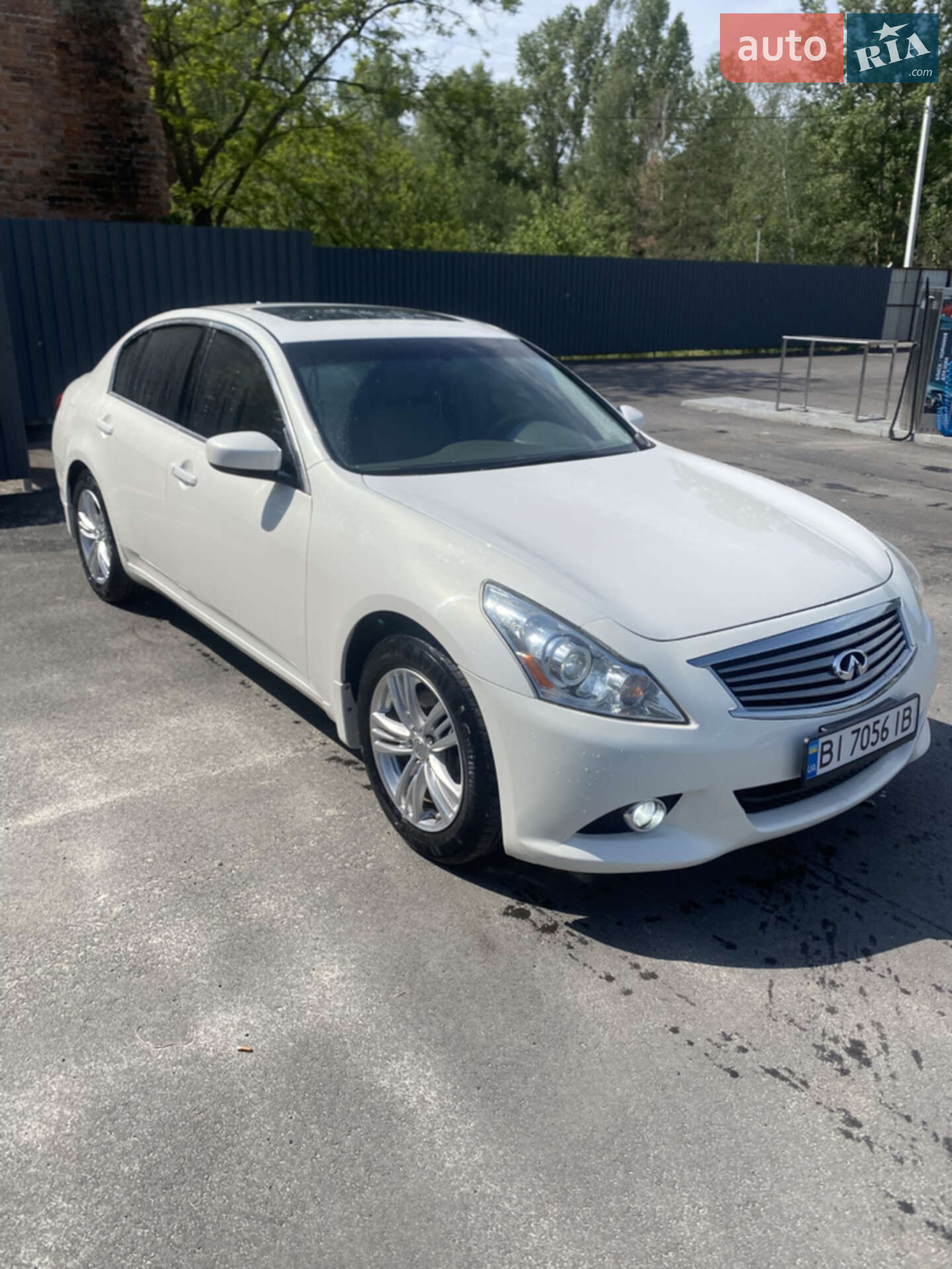 INFINITI G25 2011
