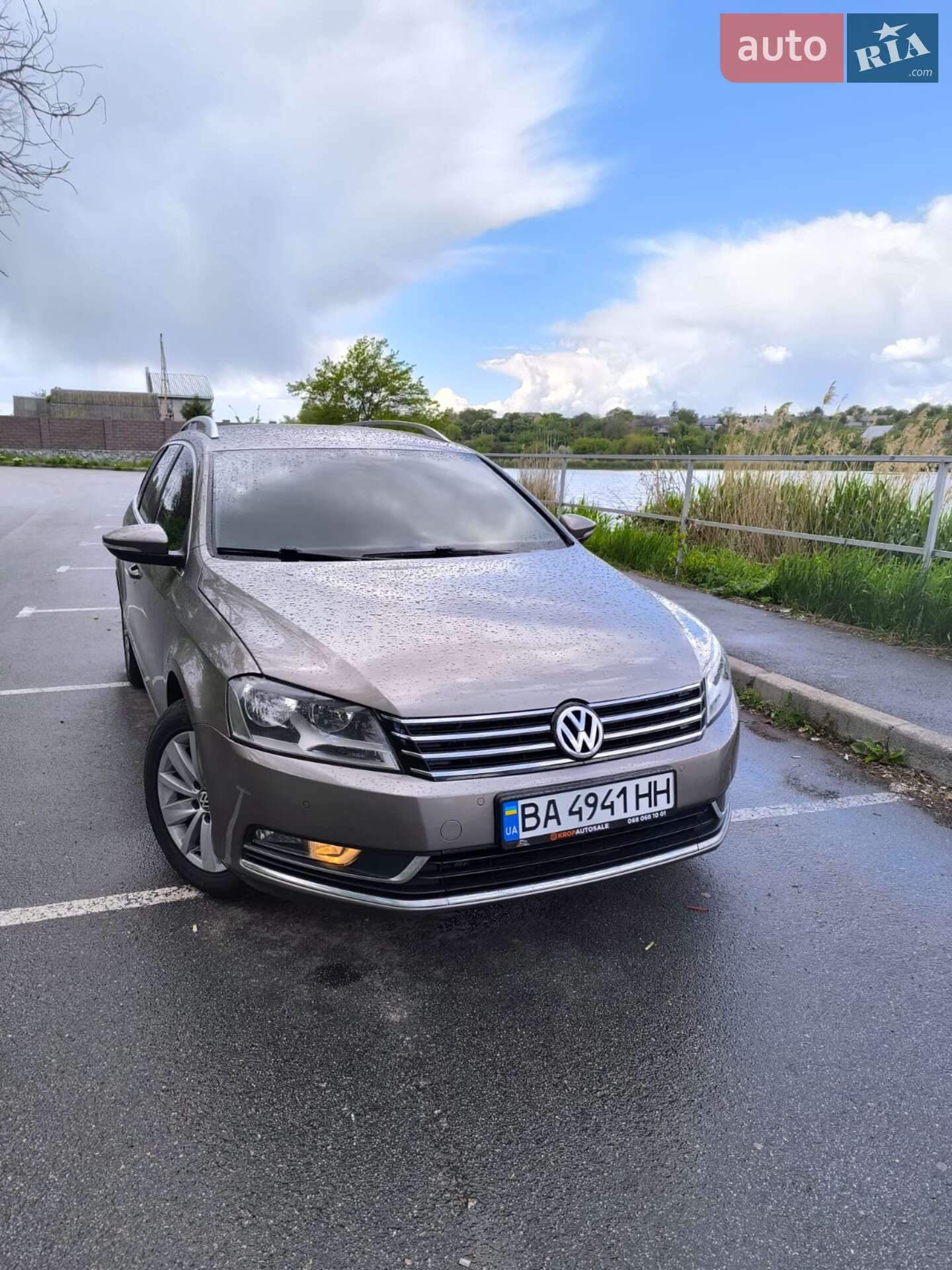 VOLKSWAGEN PASSAT 2011