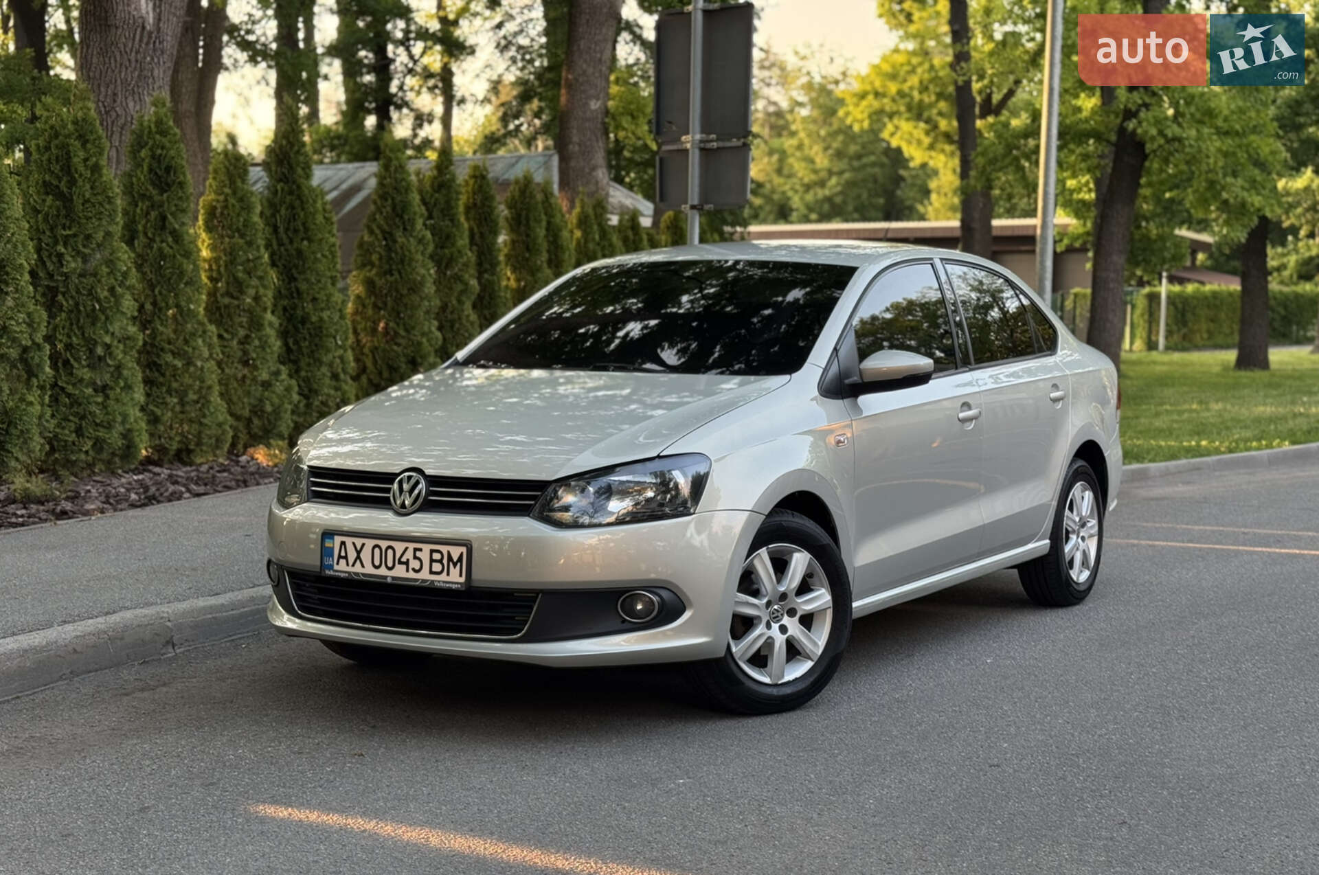 VOLKSWAGEN POLO 2012