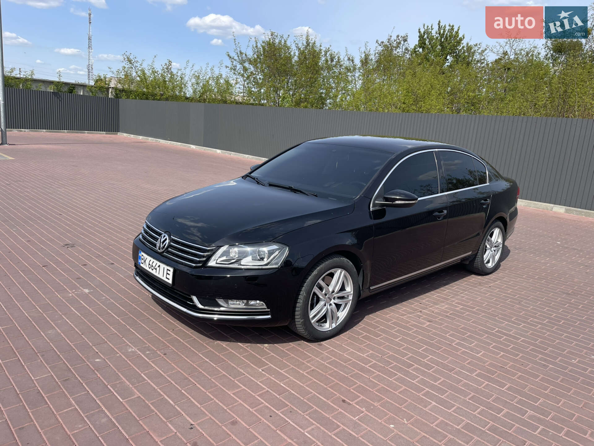 VOLKSWAGEN PASSAT 2012