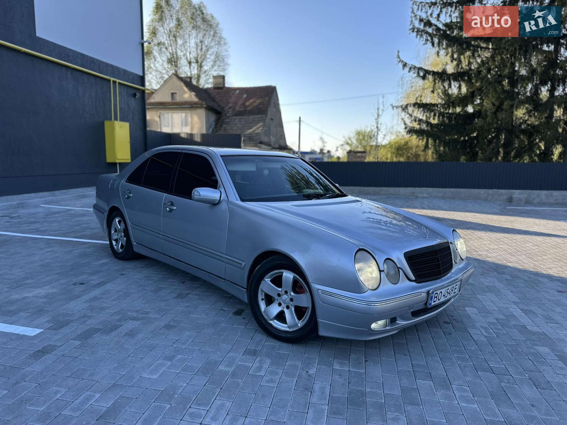 MERCEDES-BENZ E 320 2001