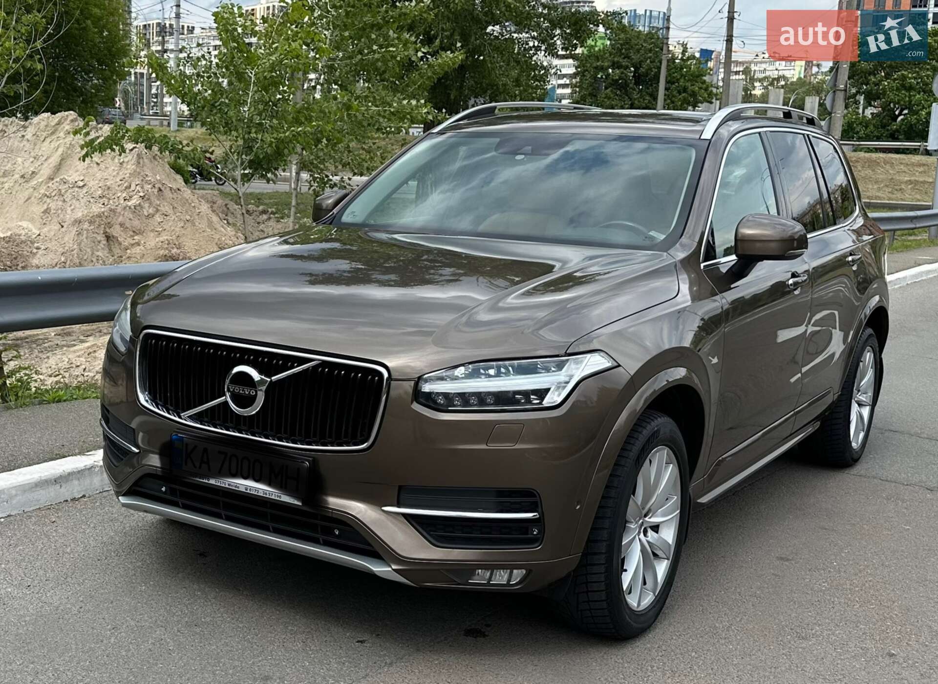 VOLVO XC90