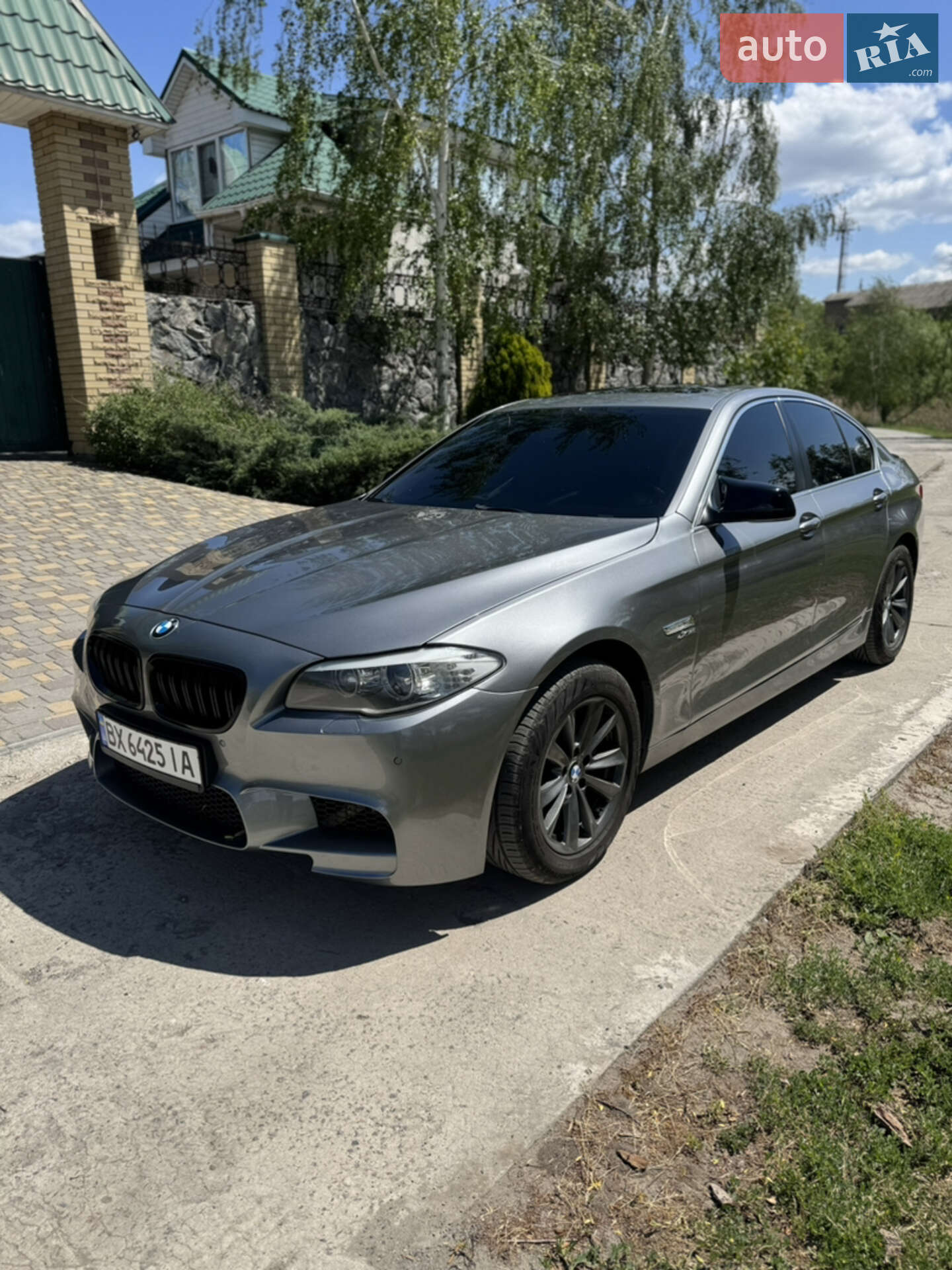 BMW 528XI 2011