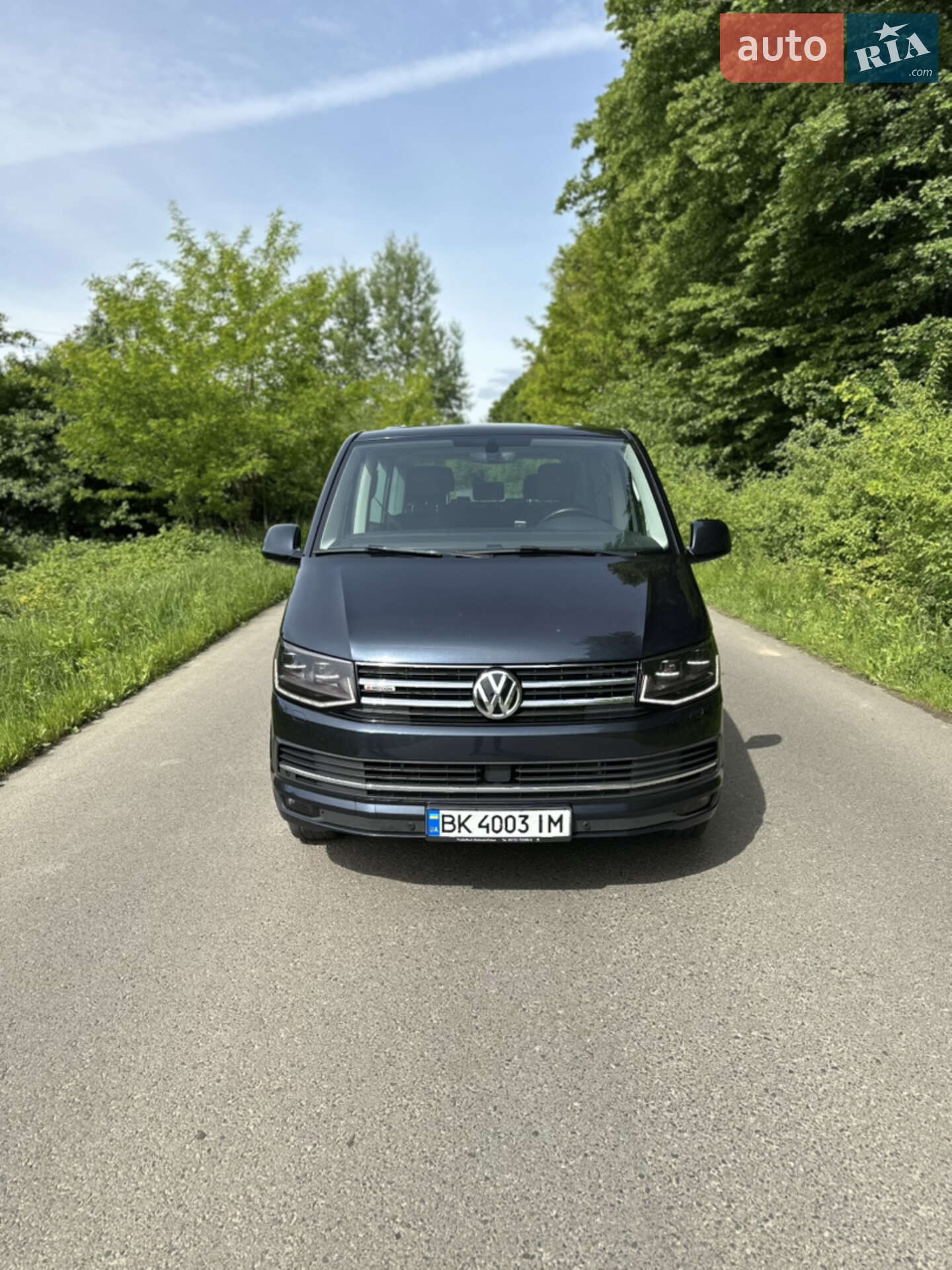 Головне фото звіту автомобіля VOLKSWAGEN MULTIVAN 2019