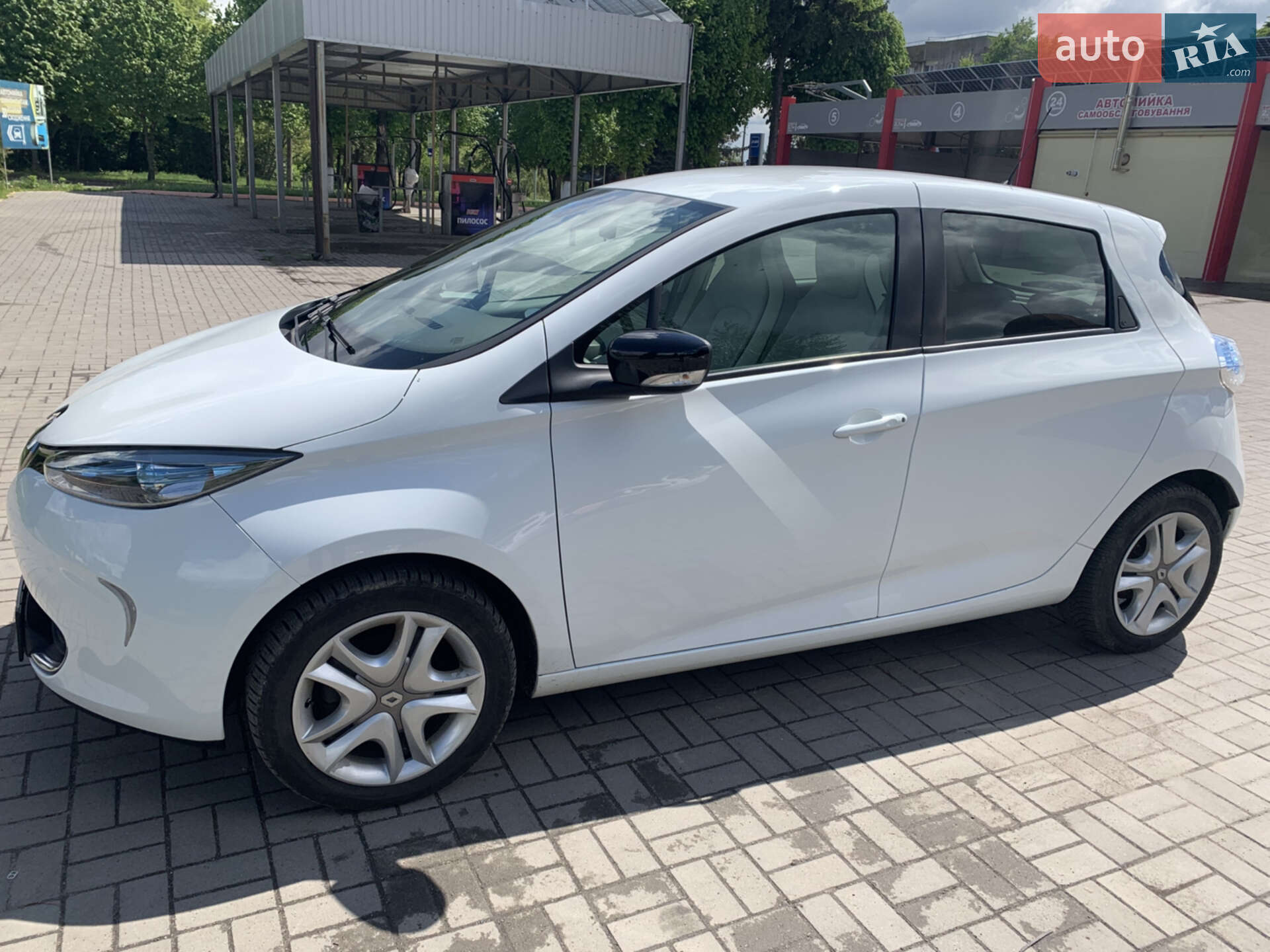 Головне фото звіту автомобіля RENAULT ZOE 2018