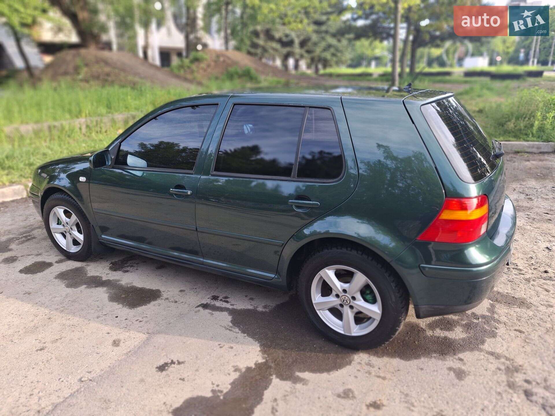 VOLKSWAGEN GOLF 2000