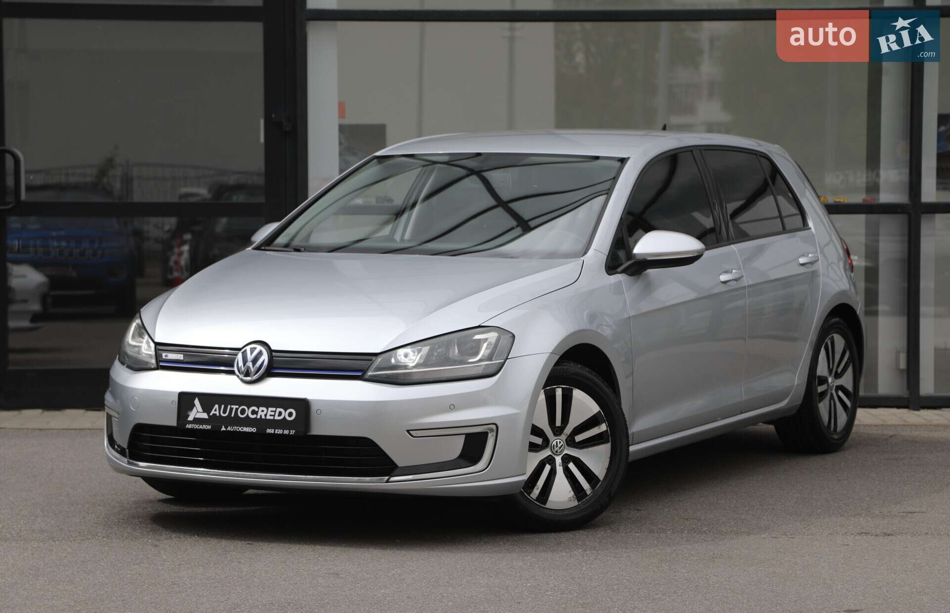 VOLKSWAGEN E-GOLF 2015