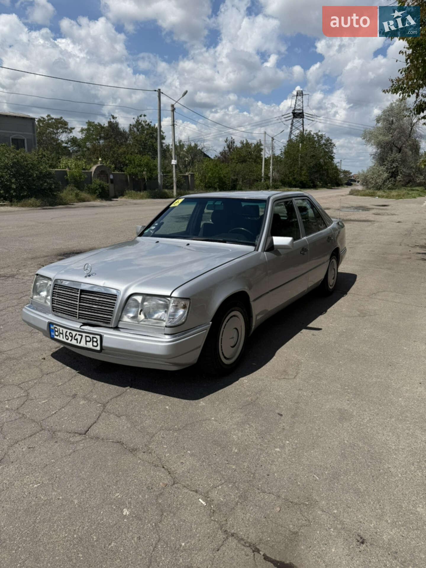 MERCEDES-BENZ 220 1994