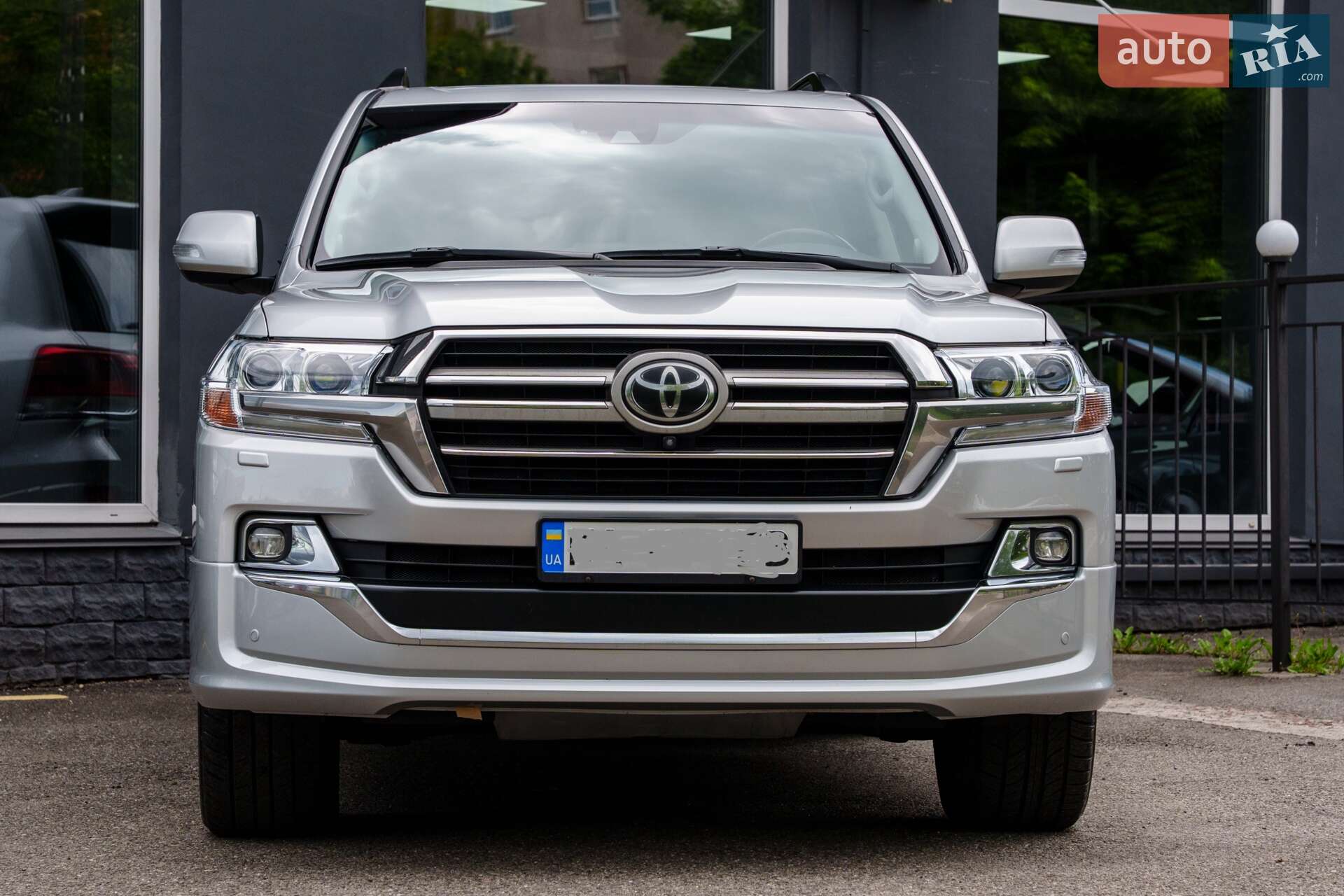 TOYOTA LAND CRUISER 200 2019