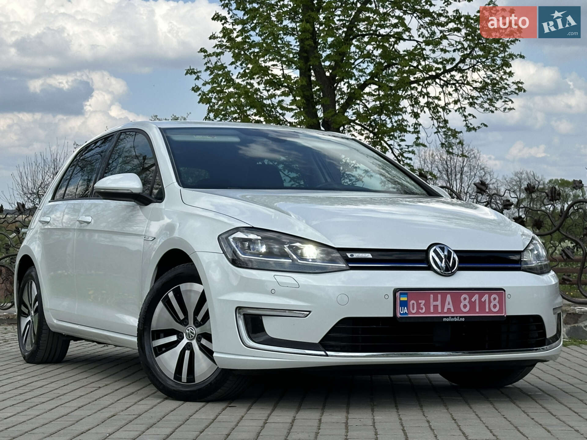 VOLKSWAGEN E-GOLF 2017