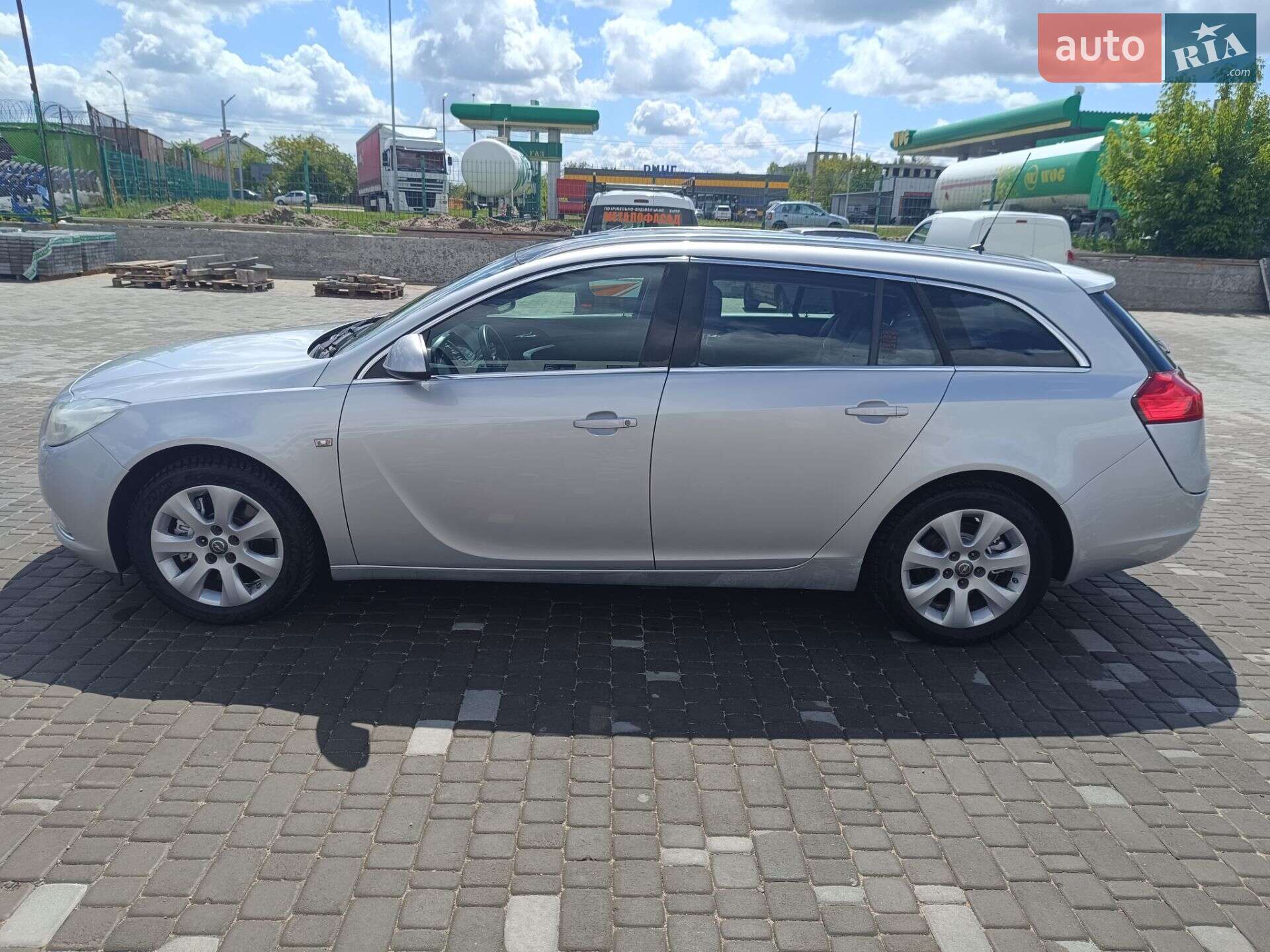 OPEL INSIGNIA SPORTS TOURER 2011