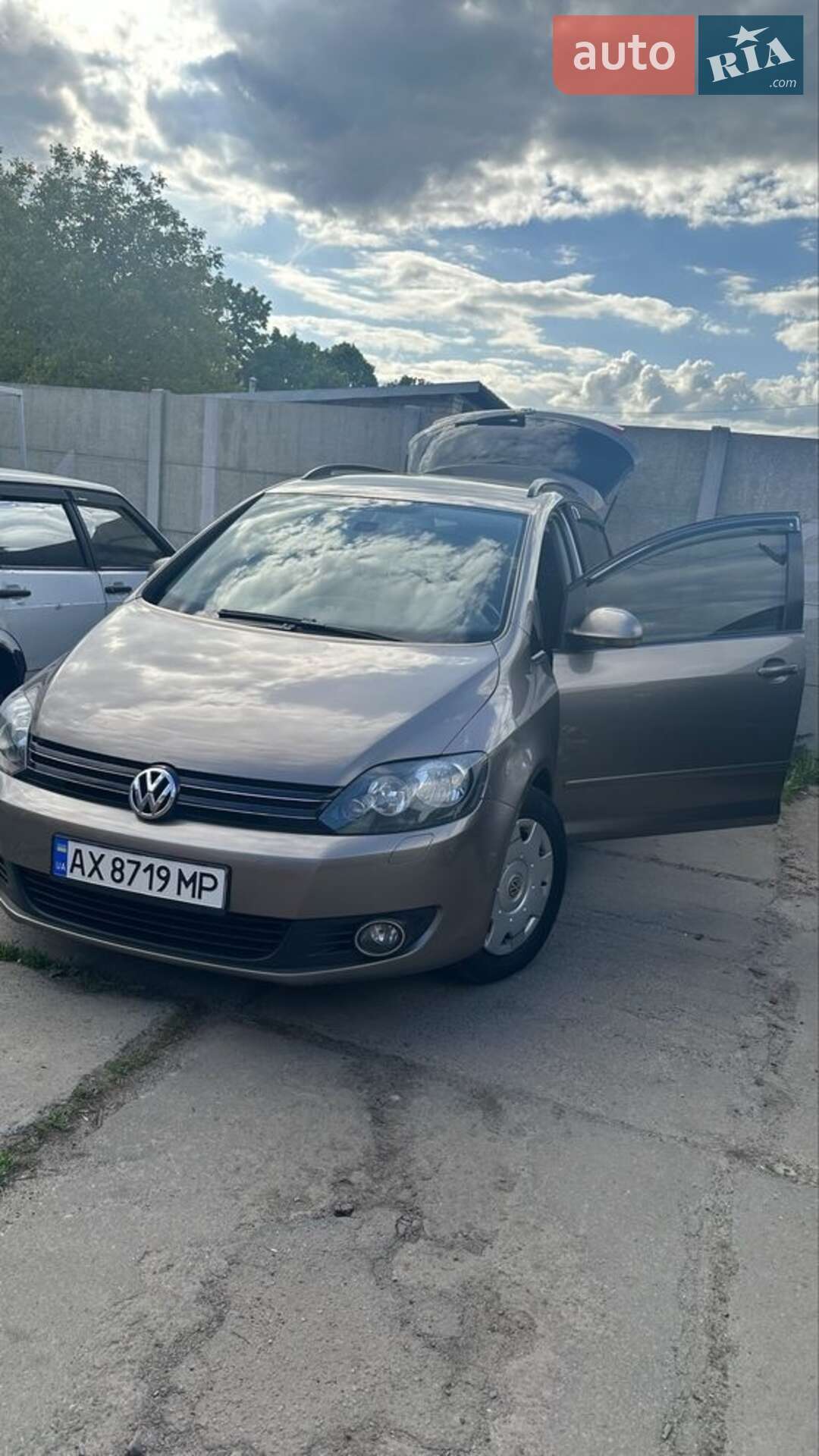 VOLKSWAGEN GOLF PLUS 2012