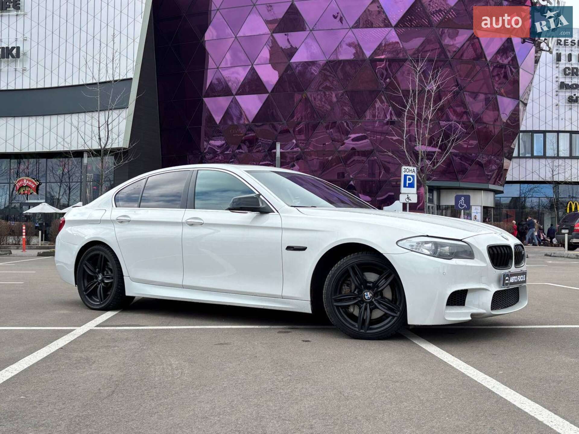 BMW 535XI 2011