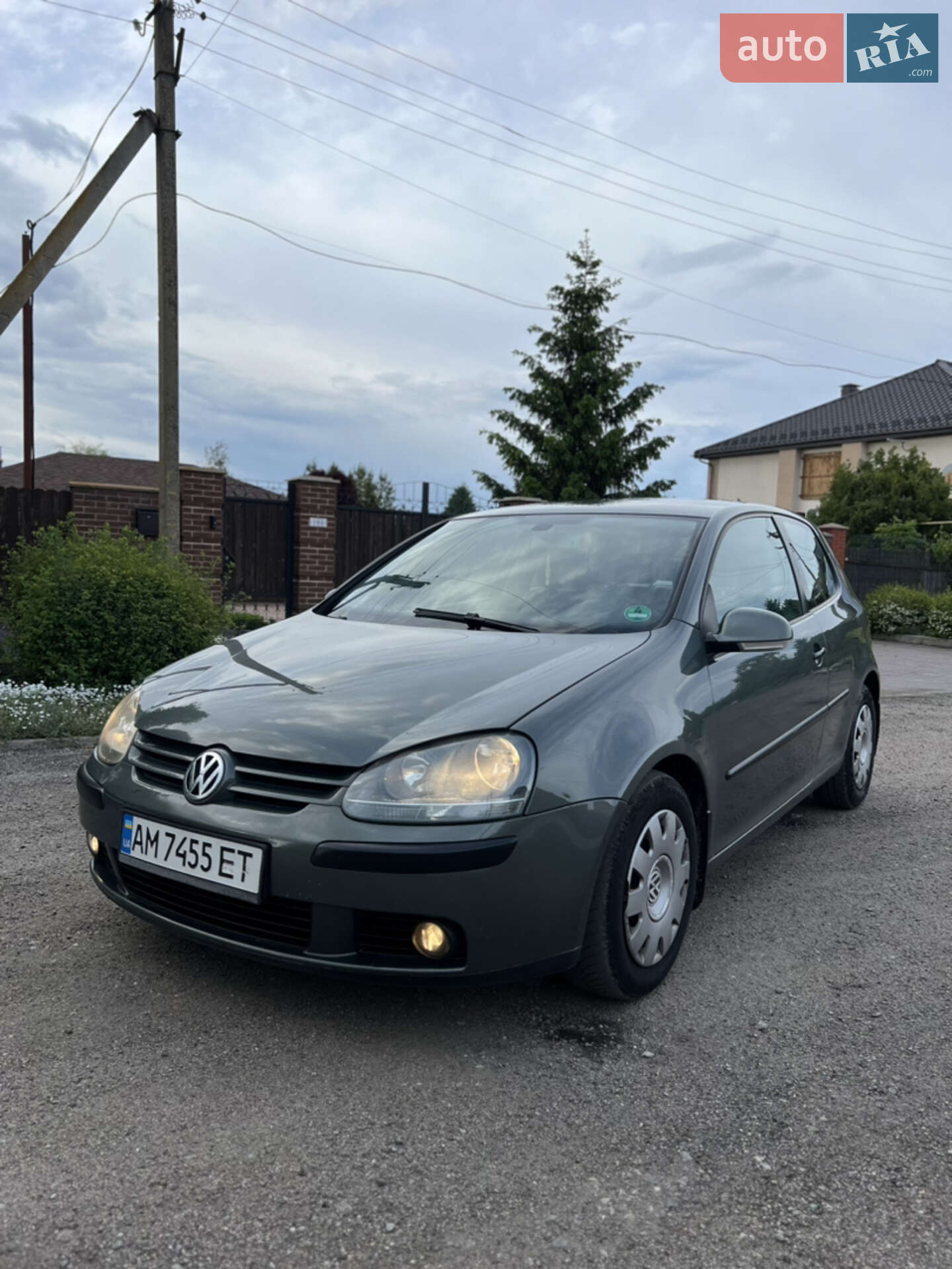 VOLKSWAGEN GOLF 2004