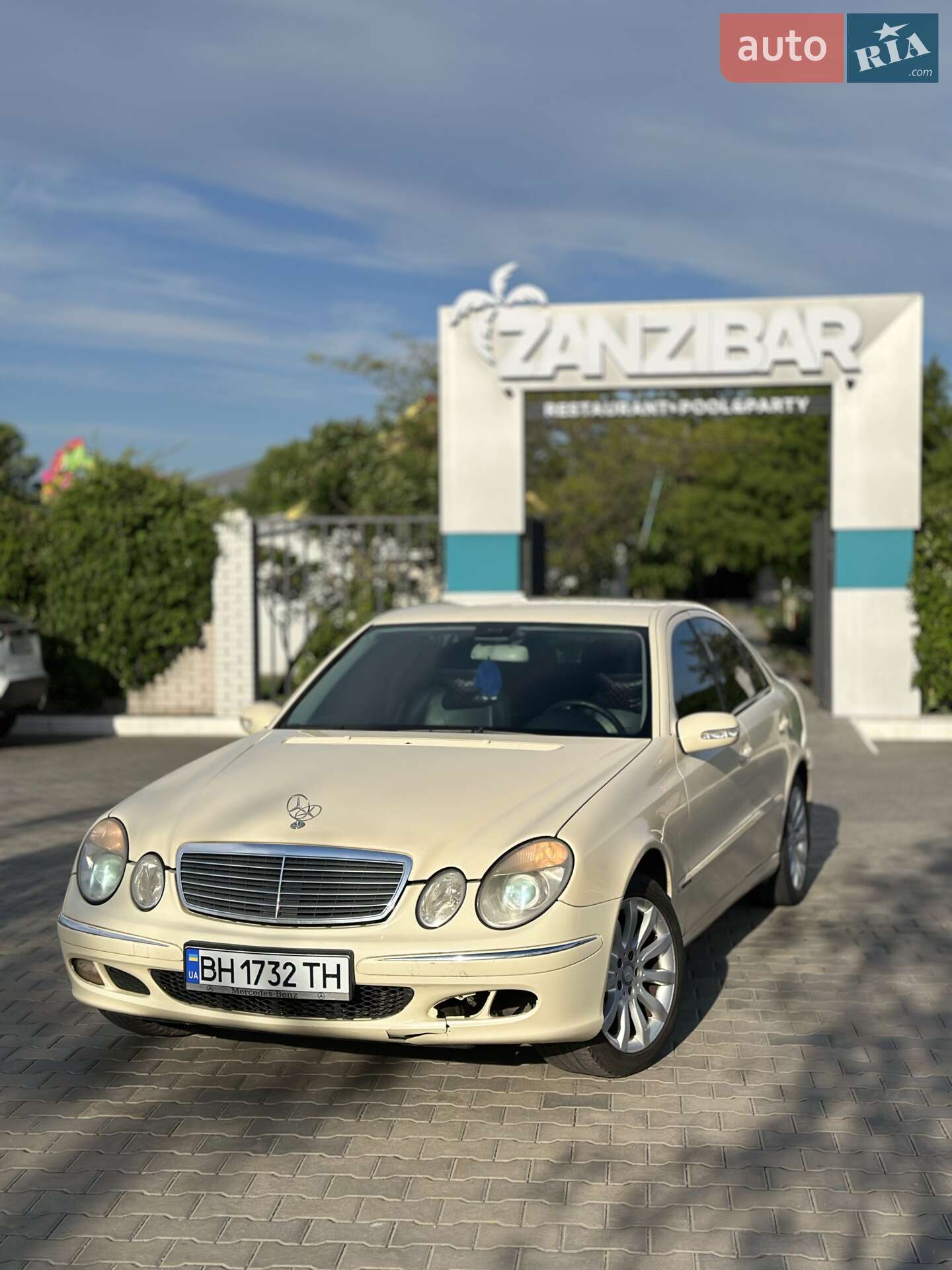 MERCEDES-BENZ E 200 2005